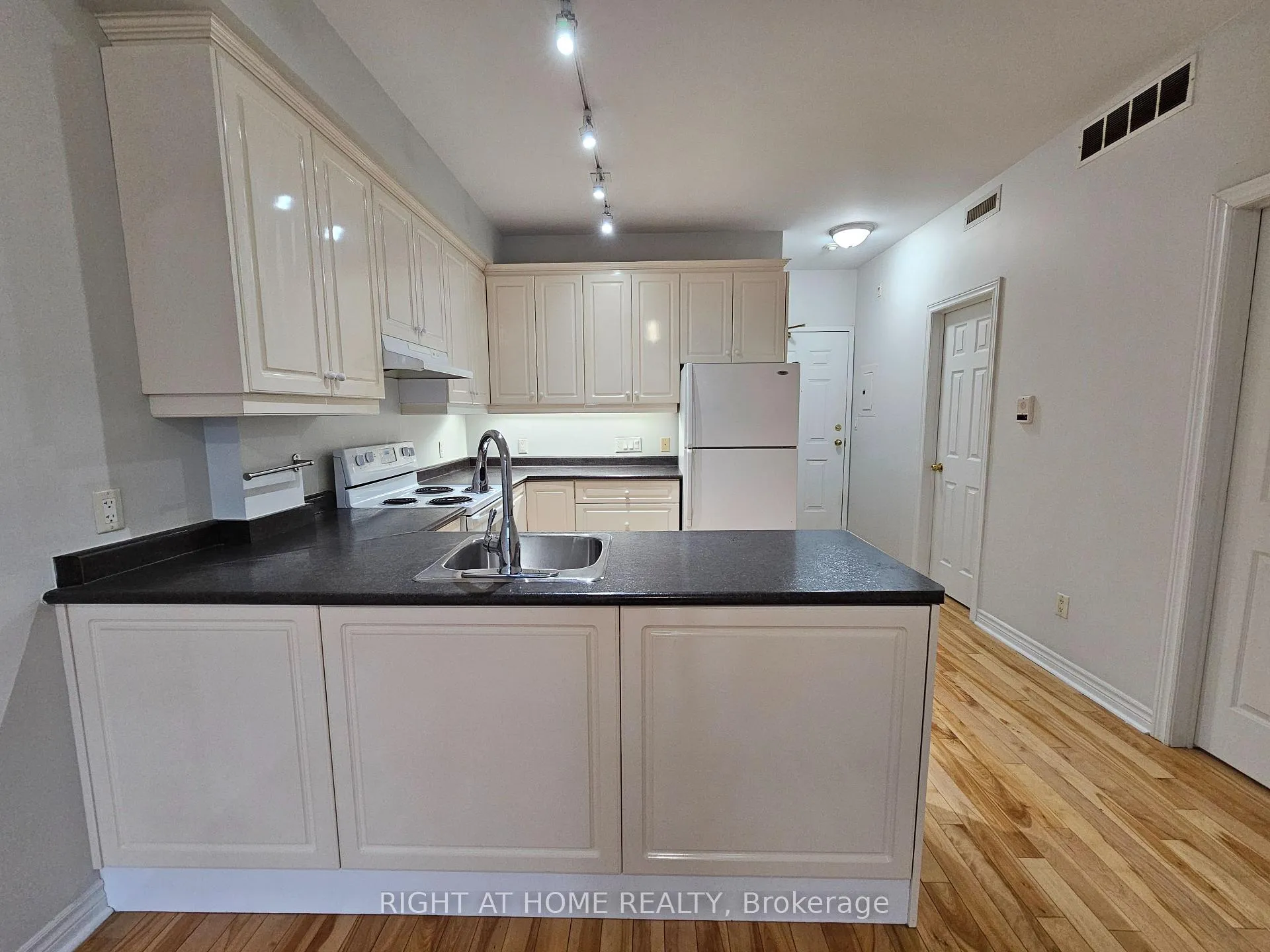 Photo 6 of Unit 302, 648A Yonge Street, Toronto, Church-Yonge Corridor — HOMEH