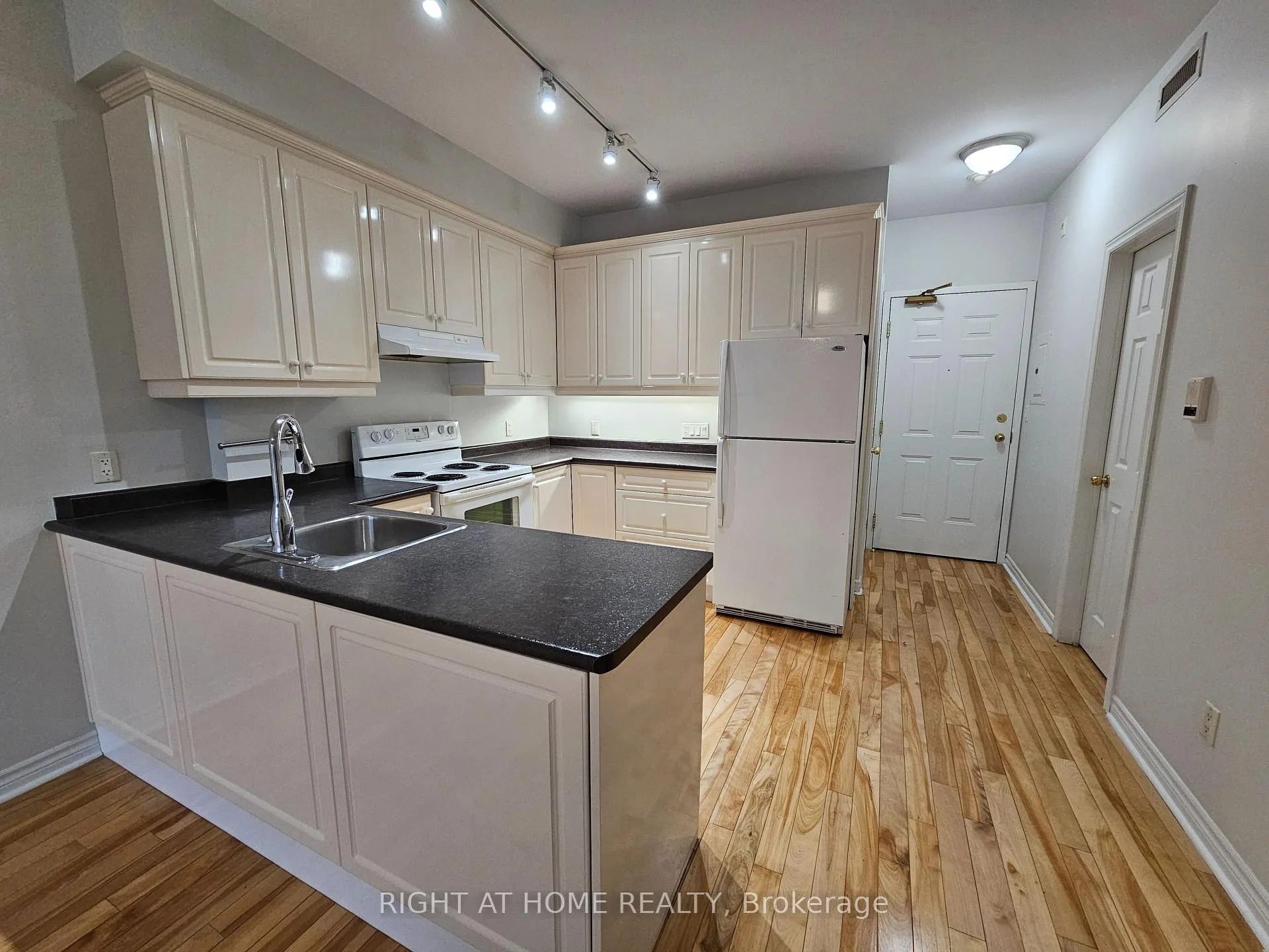 Photo 7 of Unit 302, 648A Yonge Street, Toronto, Church-Yonge Corridor — HOMEH
