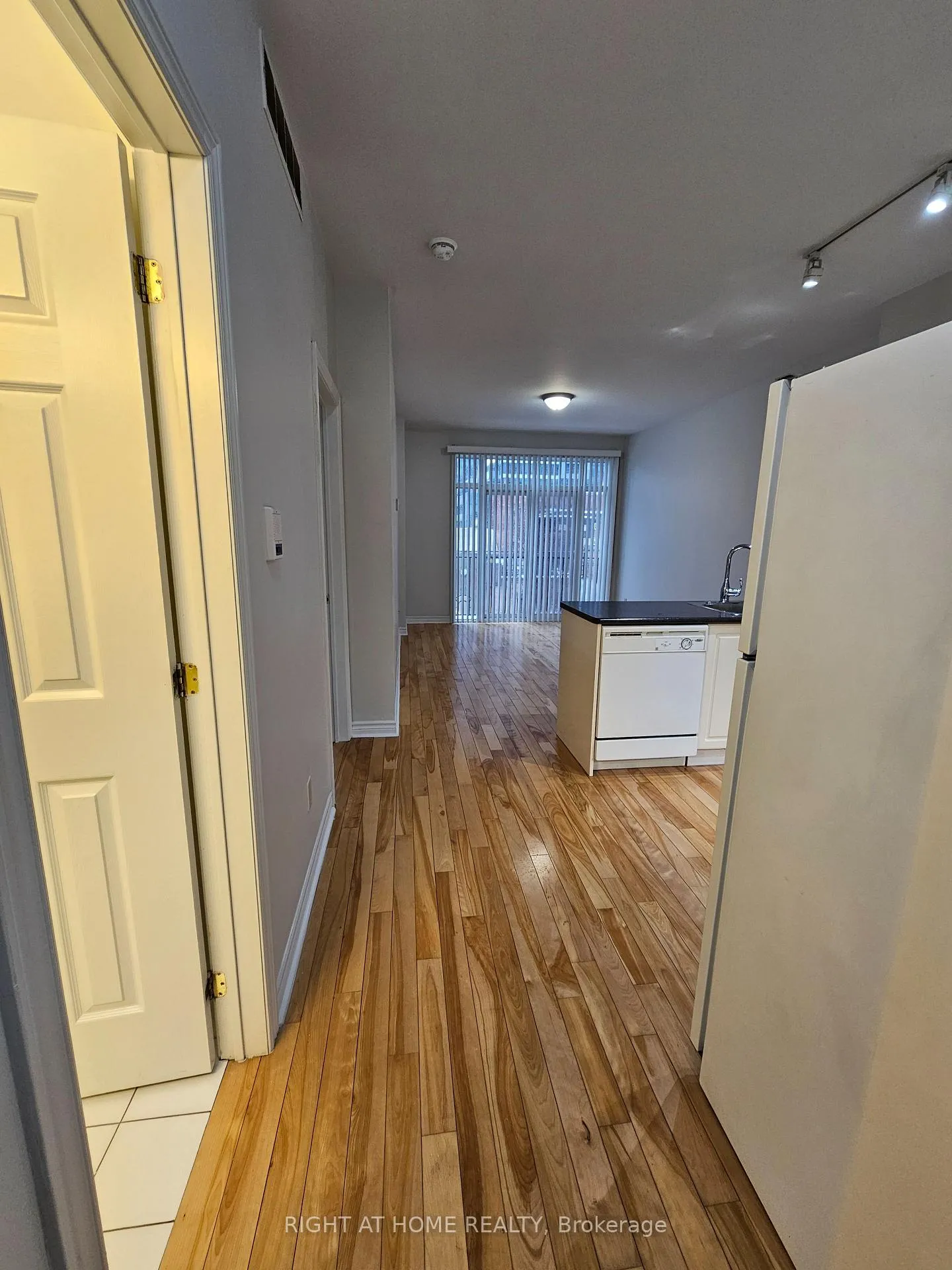 Photo 9 of Unit 302, 648A Yonge Street, Toronto, Church-Yonge Corridor — HOMEH