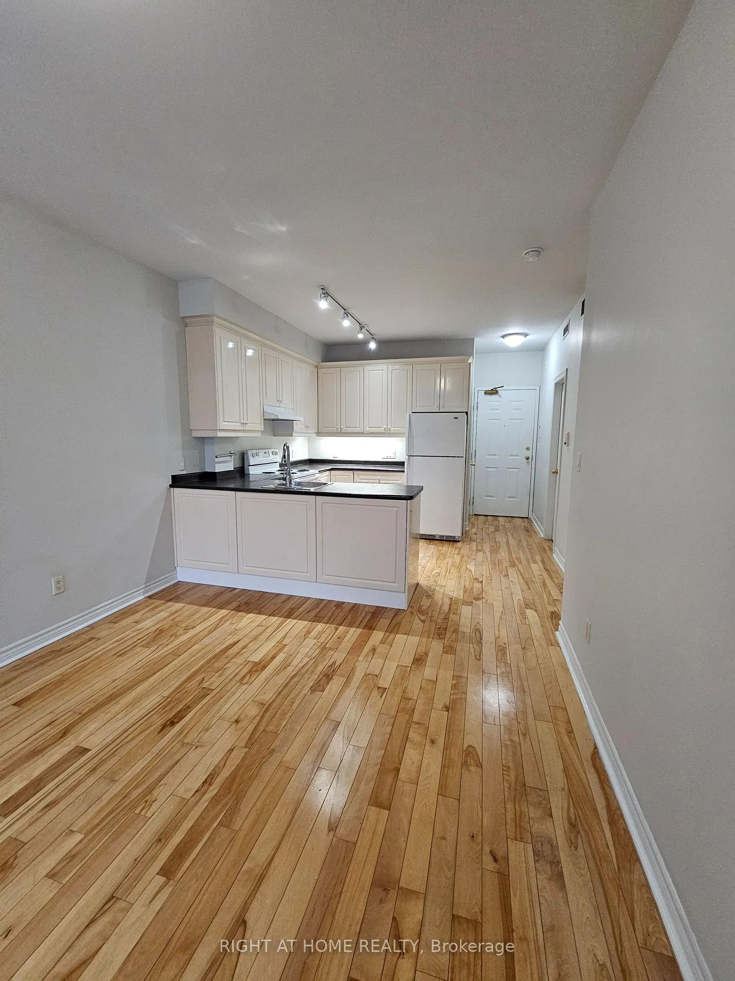 Photo 11 of Unit 302, 648A Yonge Street, Toronto, Church-Yonge Corridor — HOMEH