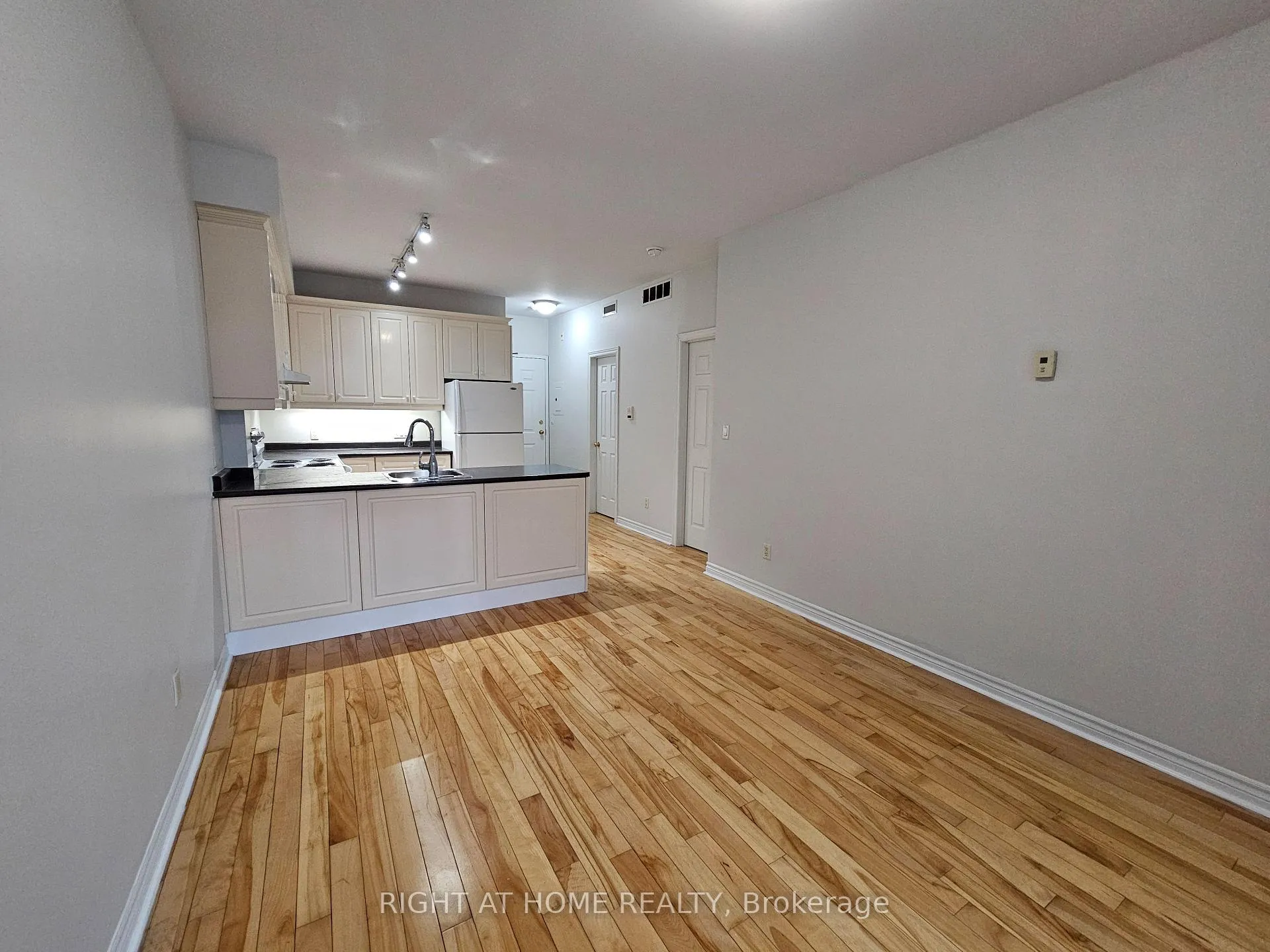 Photo 12 of Unit 302, 648A Yonge Street, Toronto, Church-Yonge Corridor — HOMEH