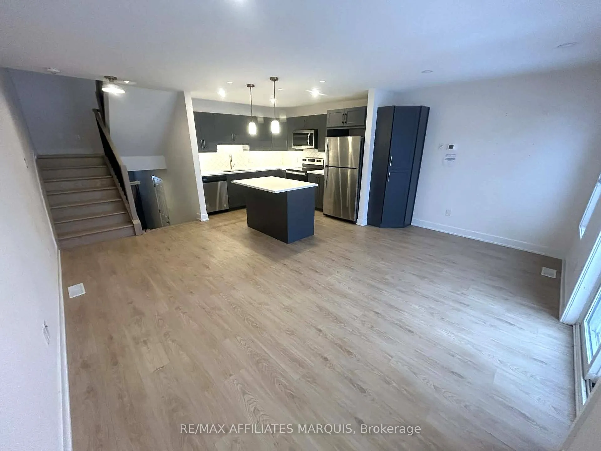 Photo 4 of 62 Staples Boulevard, Smiths Falls — HOMEH