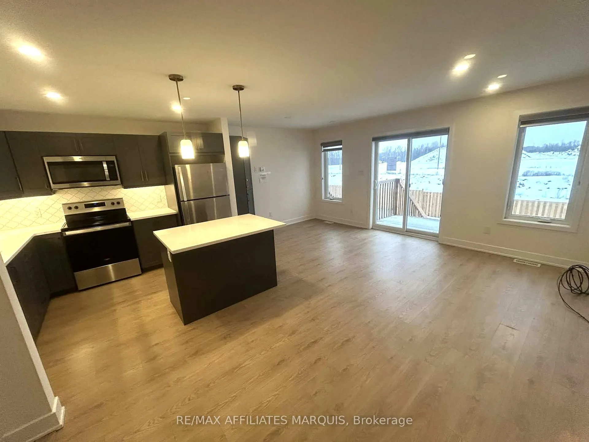 Photo 5 of 62 Staples Boulevard, Smiths Falls — HOMEH
