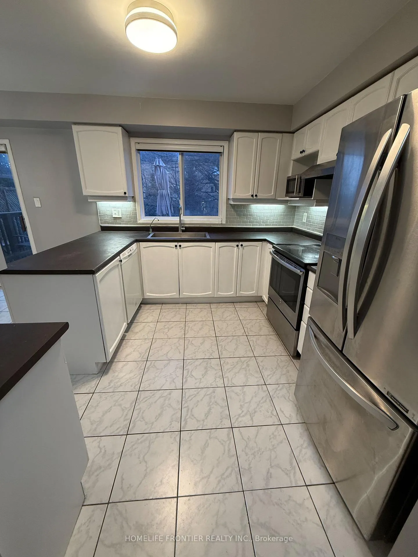 Photo 4 of 2494 Gill Crescent, Oakville, River Oaks — HOMEH