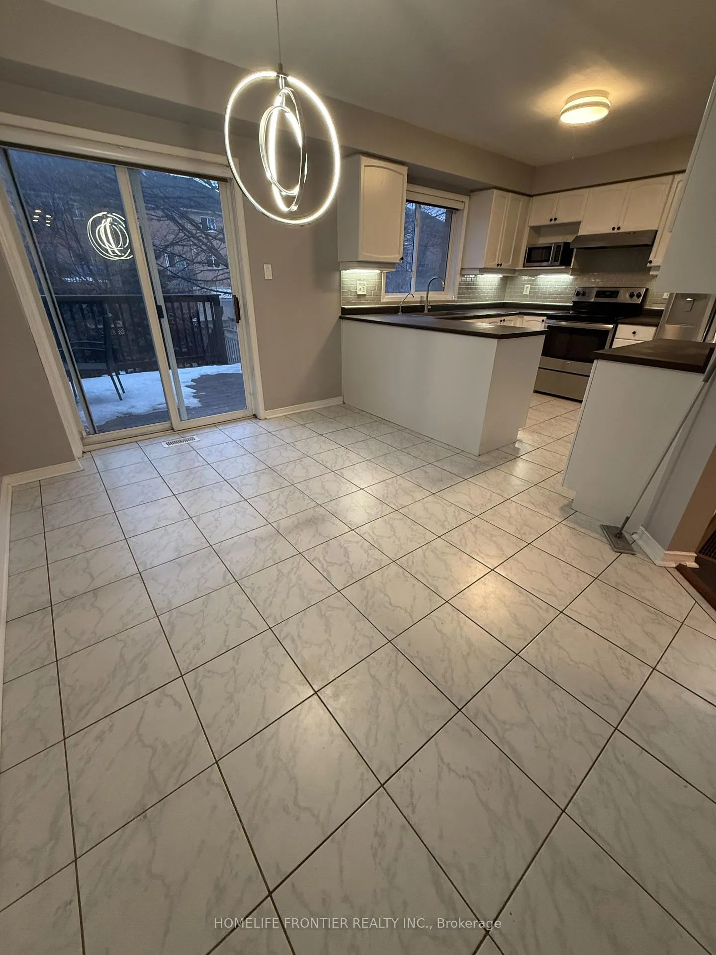 Photo 5 of 2494 Gill Crescent, Oakville, River Oaks — HOMEH