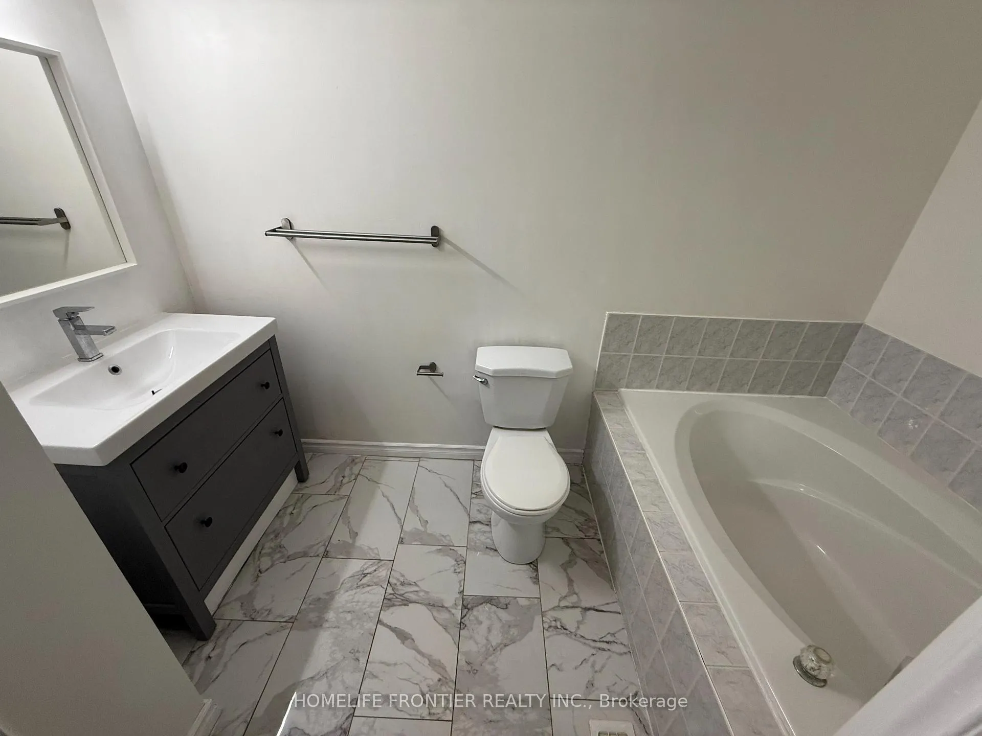 Photo 7 of 2494 Gill Crescent, Oakville, River Oaks — HOMEH