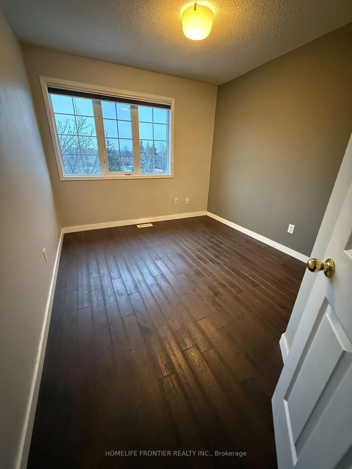 Photo 8 of 2494 Gill Crescent, Oakville, River Oaks — HOMEH