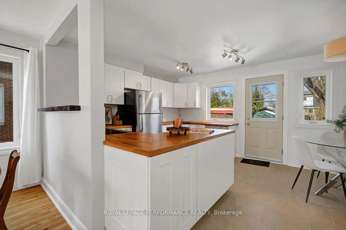 Photo 10 of 321 Donald Street, Ottawa, Overbrook/Castle Heights — HOMEH