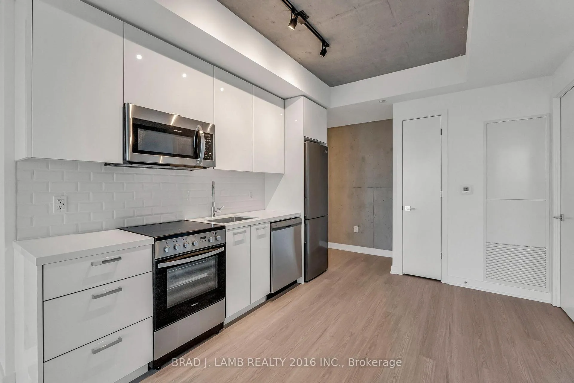 Photo 6 of Unit 2002, 284 King Street E, Toronto, Moss Park — HOMEH