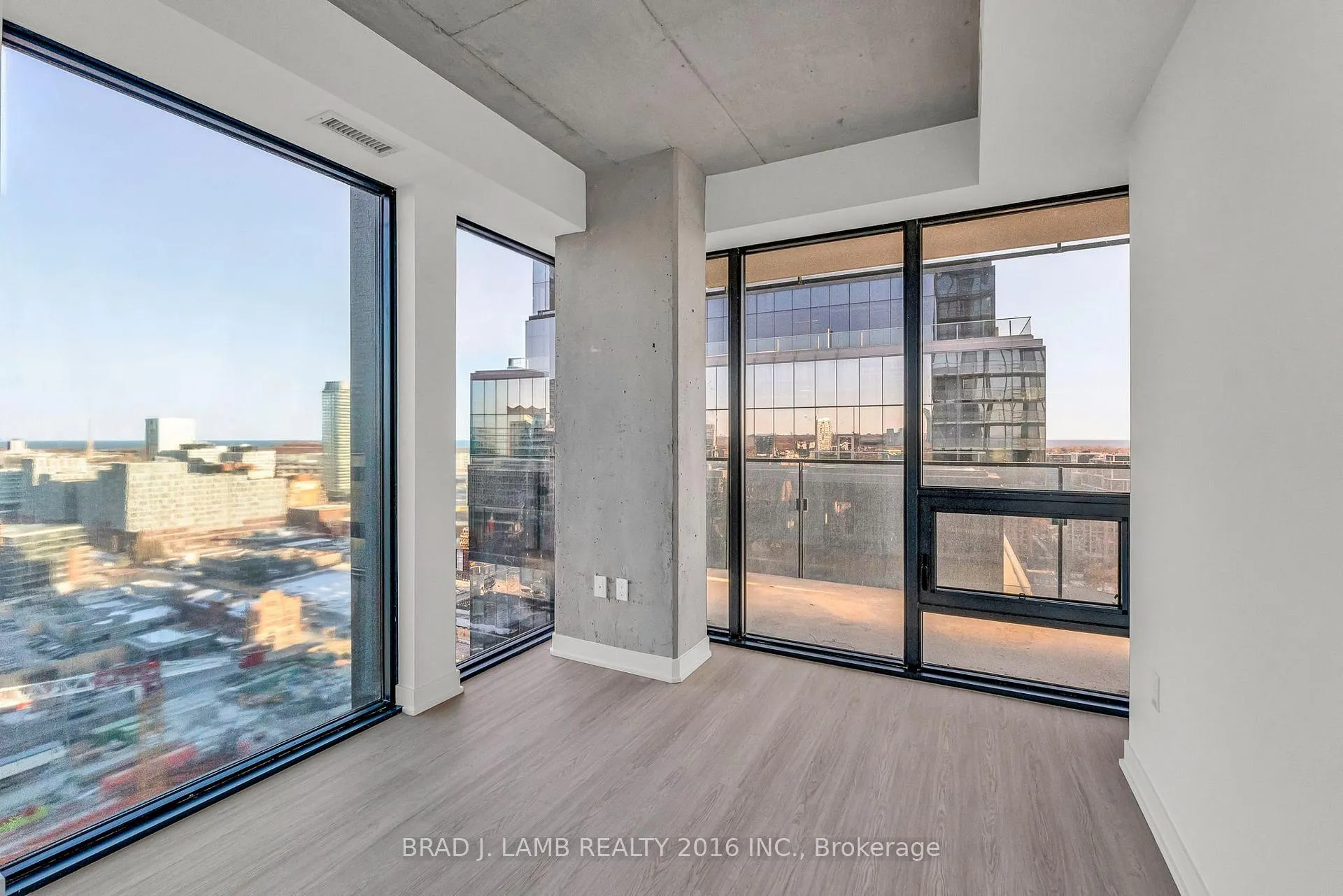 Photo 8 of Unit 2002, 284 King Street E, Toronto, Moss Park — HOMEH