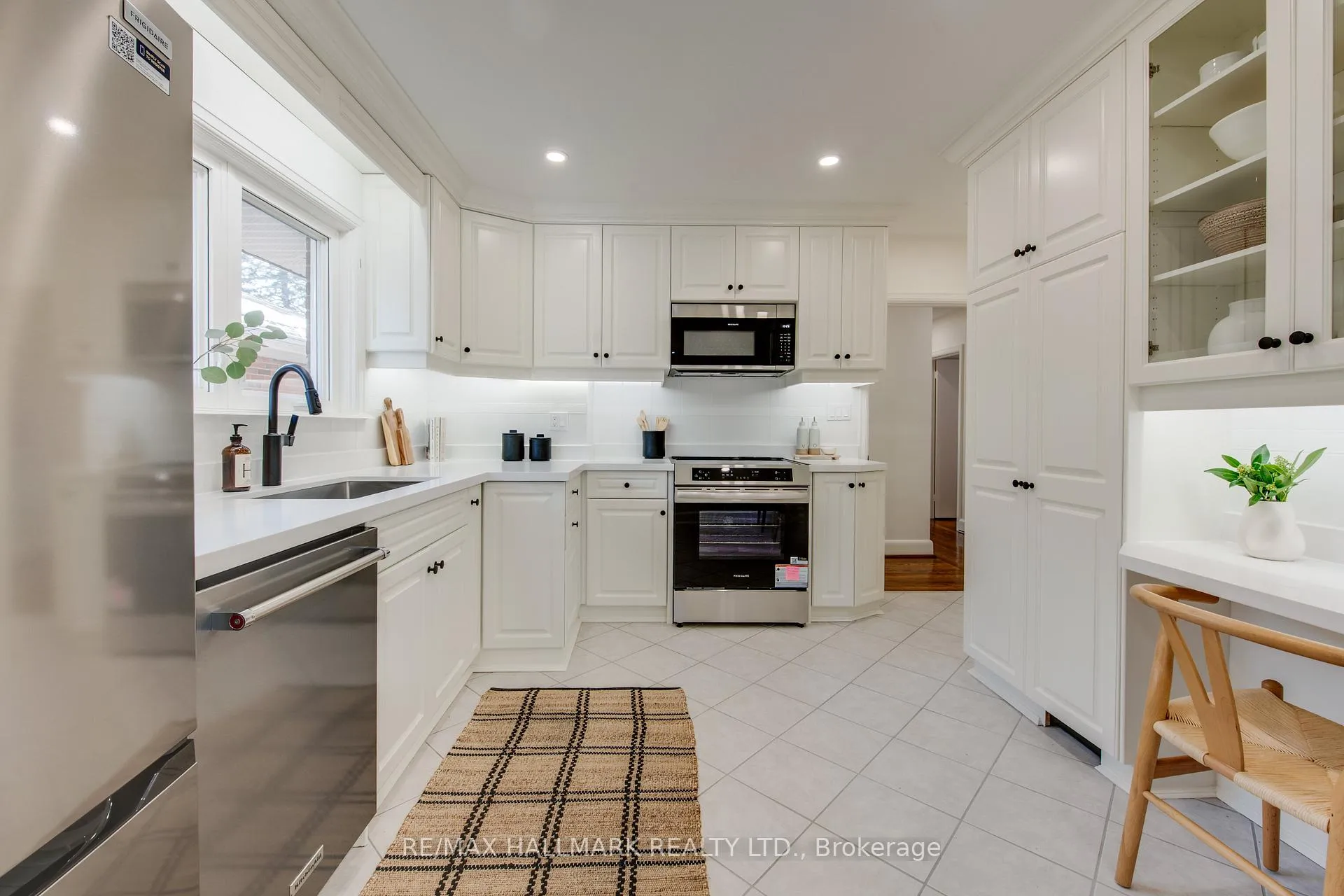 Photo 7 of 67 Saybrook Avenue, Etobicoke, Stonegate-Queensway — HOMEH