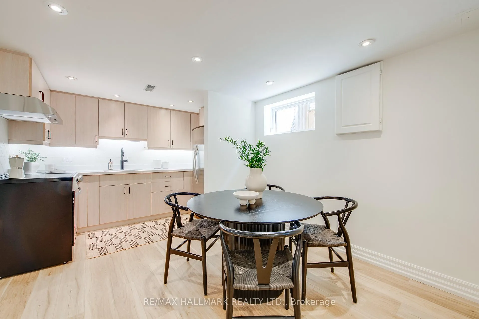Photo 16 of 67 Saybrook Avenue, Etobicoke, Stonegate-Queensway — HOMEH