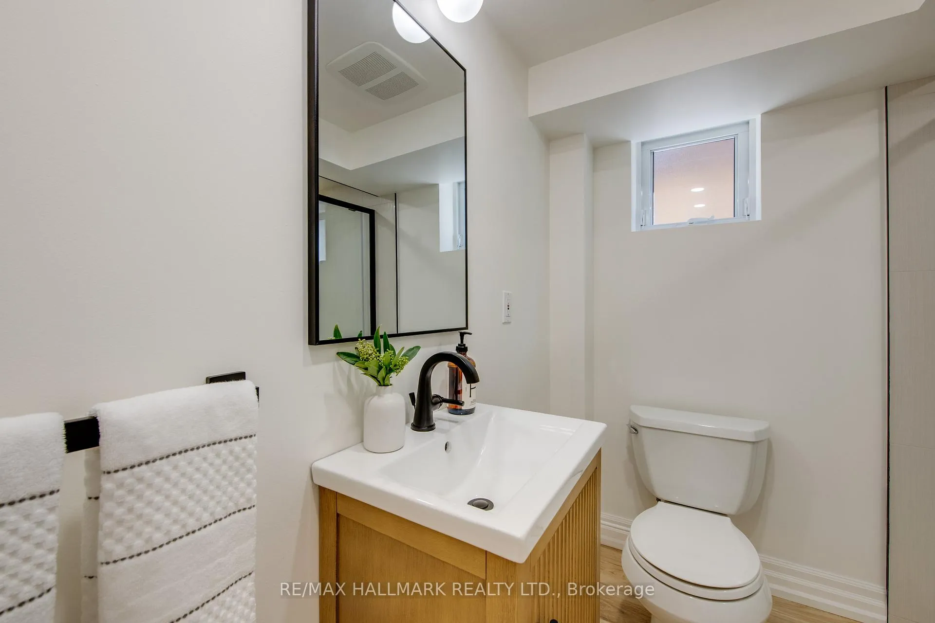 Photo 20 of 67 Saybrook Avenue, Etobicoke, Stonegate-Queensway — HOMEH
