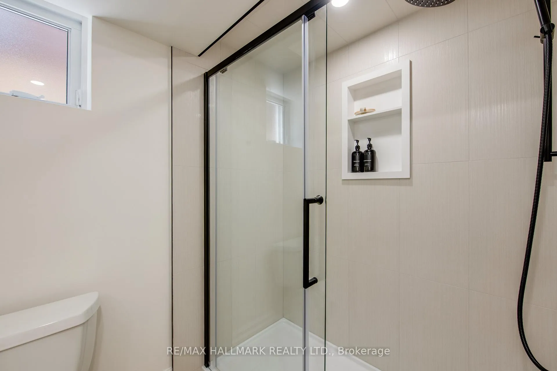 Photo 21 of 67 Saybrook Avenue, Etobicoke, Stonegate-Queensway — HOMEH