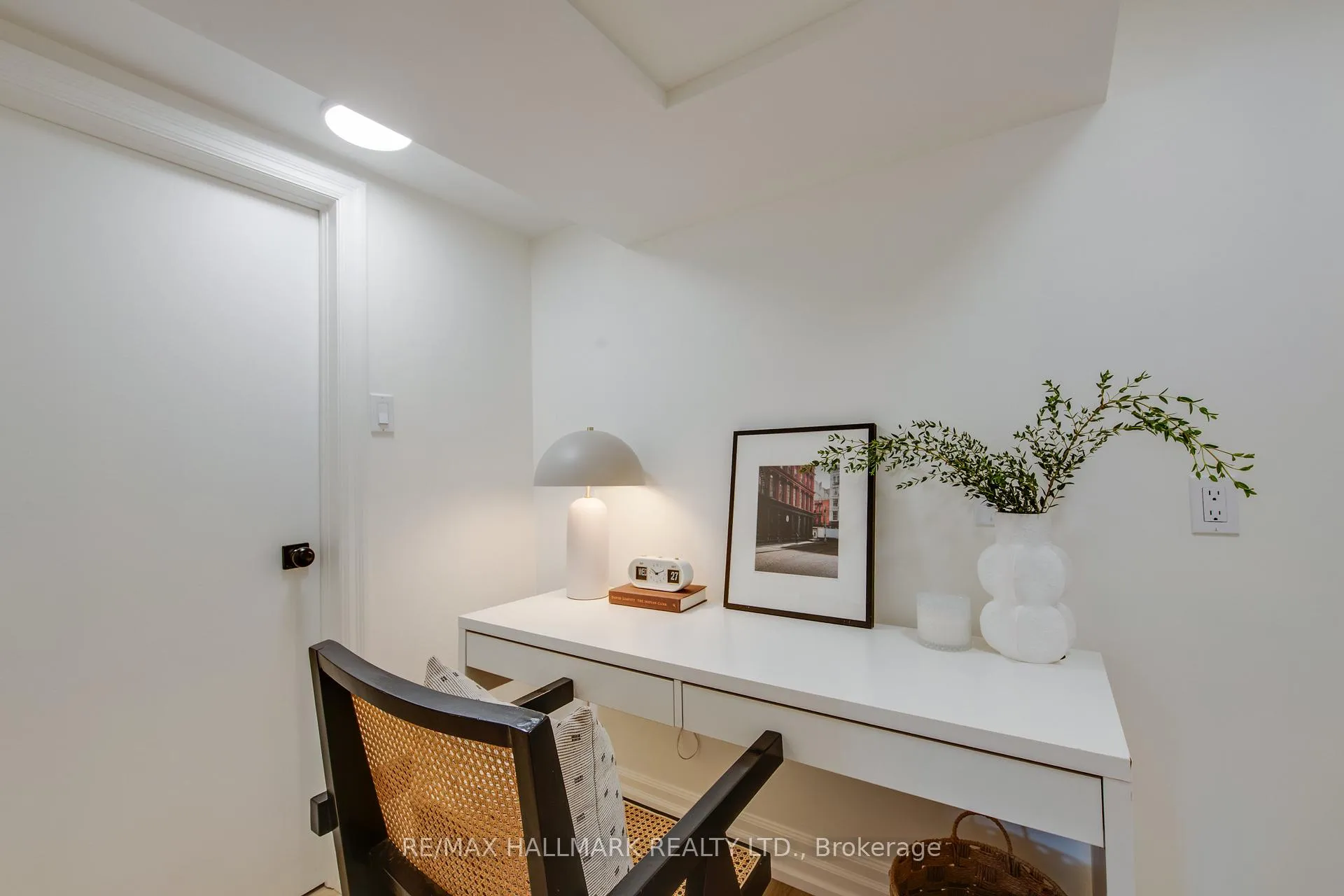 Photo 23 of 67 Saybrook Avenue, Etobicoke, Stonegate-Queensway — HOMEH