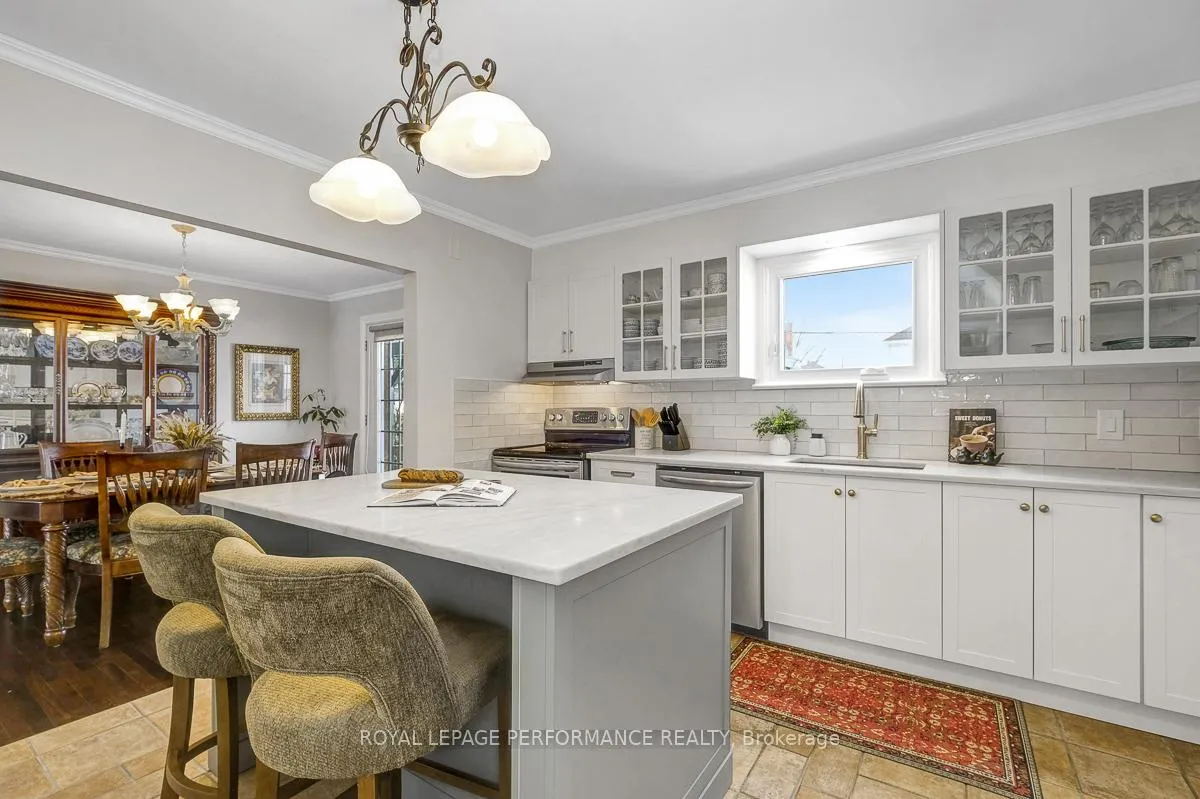 Photo 4 of 532 Alesther Street, Ottawa, Overbrook/Castle Heights — HOMEH