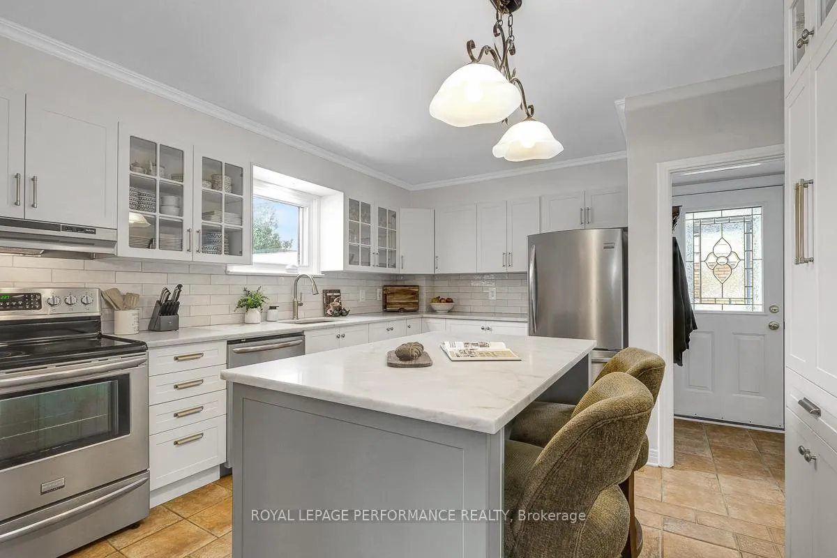 Photo 5 of 532 Alesther Street, Ottawa, Overbrook/Castle Heights — HOMEH