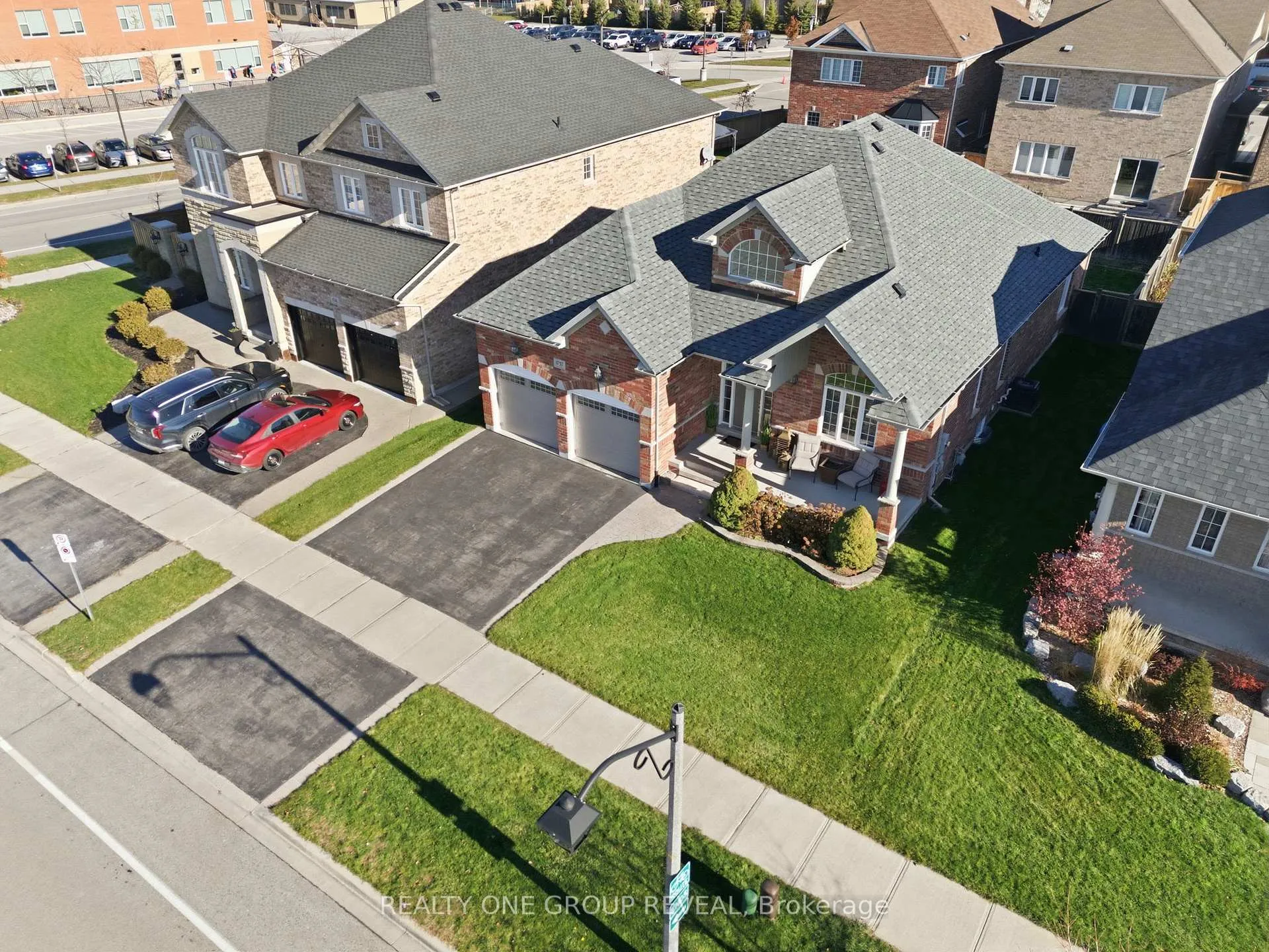 Photo 2 of 1737 Clearbrook Drive, Oshawa, Taunton — HOMEH