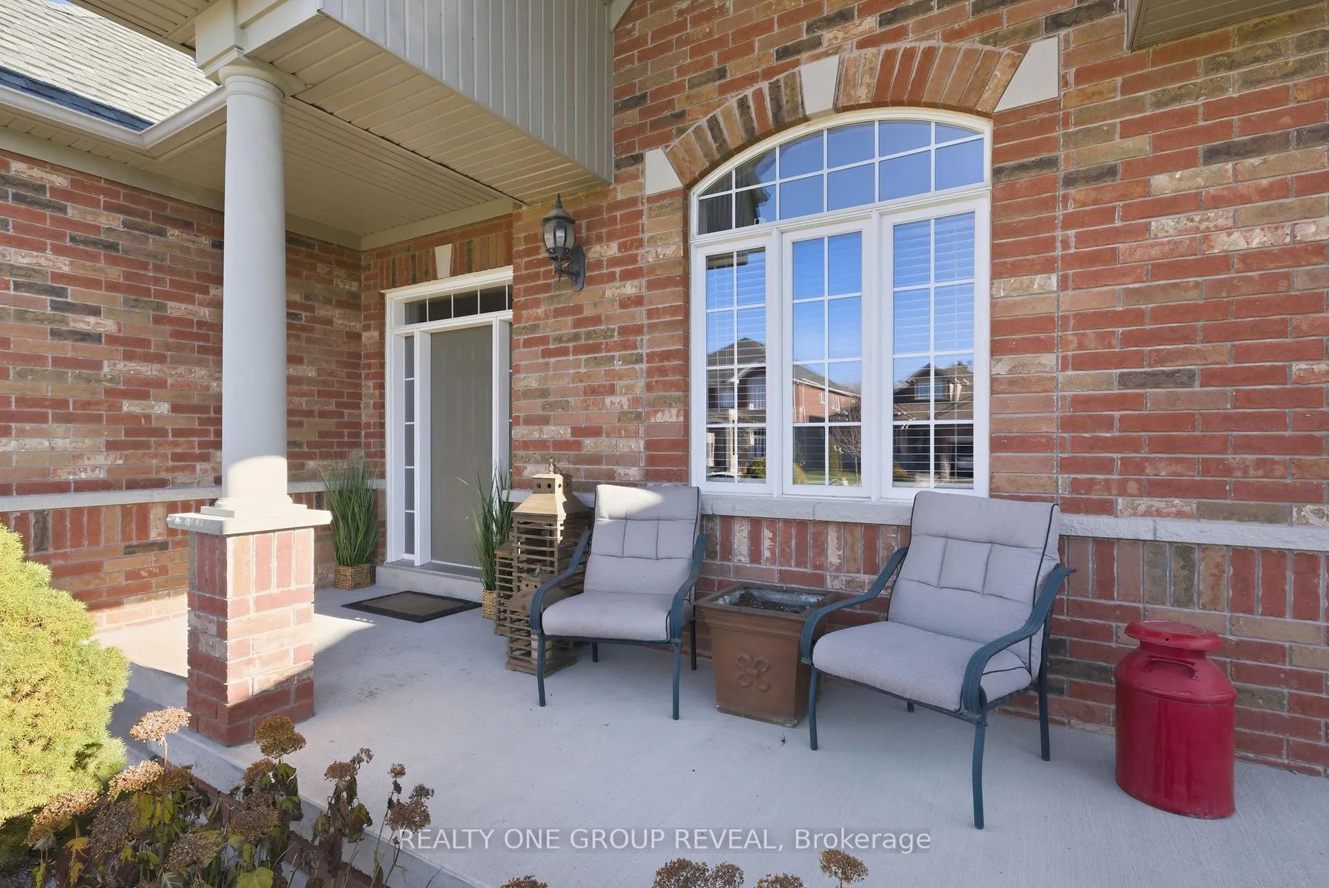Photo 5 of 1737 Clearbrook Drive, Oshawa, Taunton — HOMEH