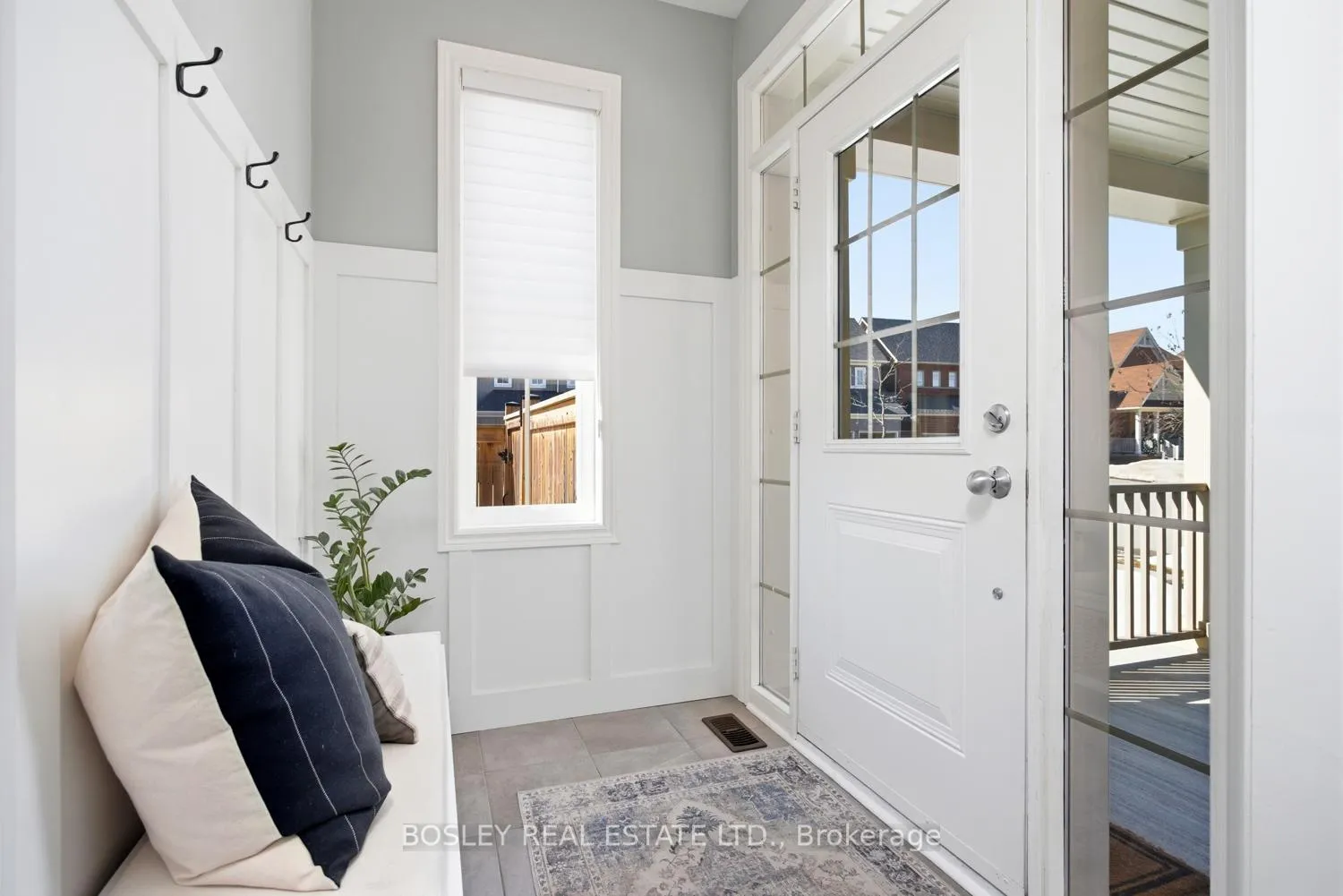 Photo 5 of 1 Ted Miller Crescent, Clarington, Bowmanville — HOMEH