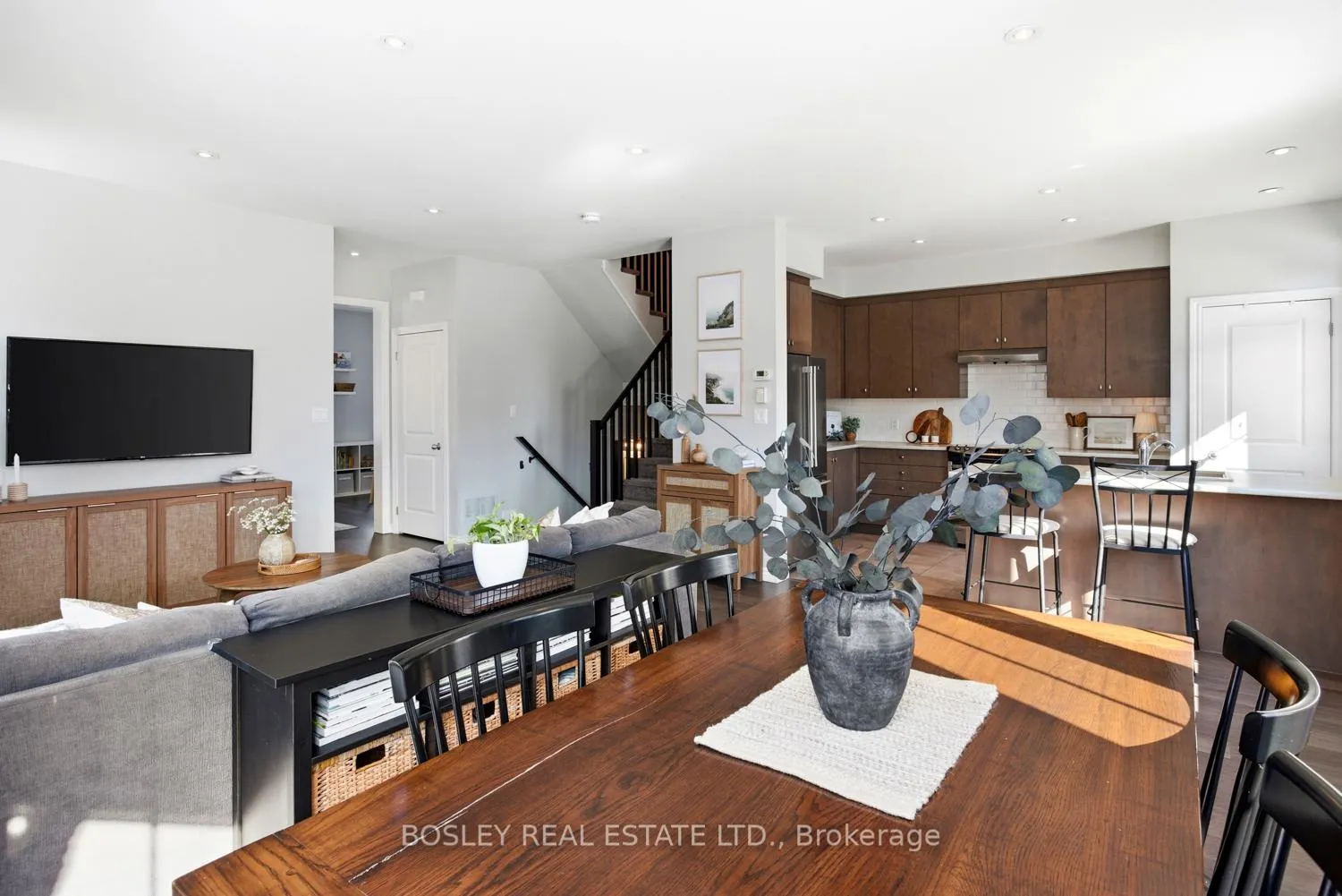 Photo 14 of 1 Ted Miller Crescent, Clarington, Bowmanville — HOMEH