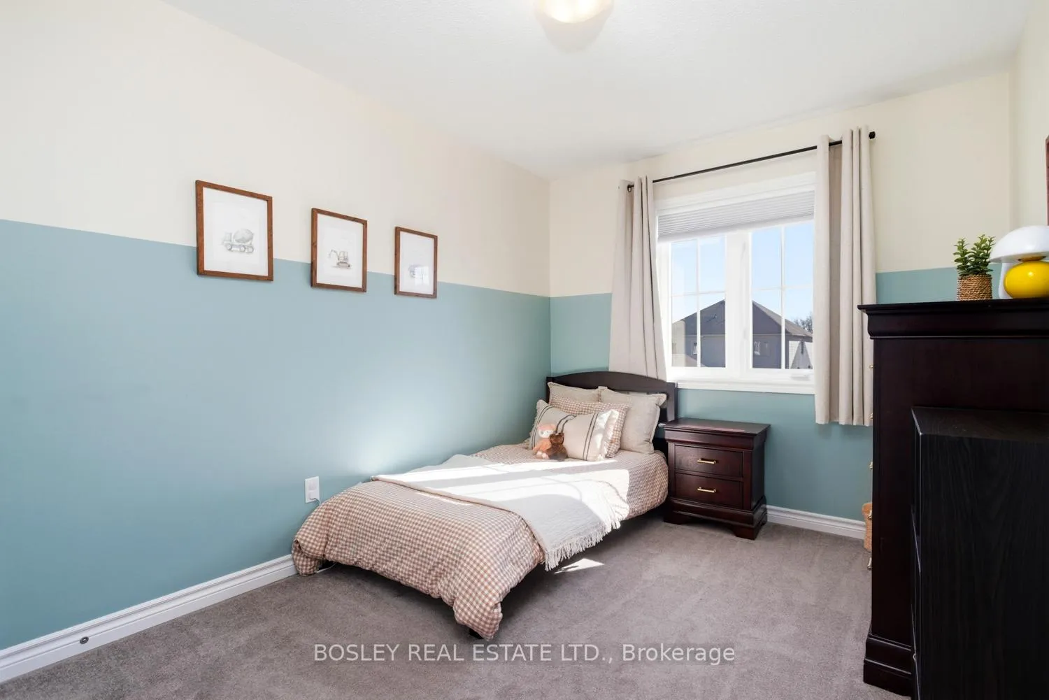 Photo 22 of 1 Ted Miller Crescent, Clarington, Bowmanville — HOMEH