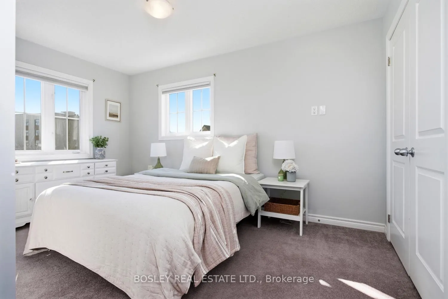Photo 27 of 1 Ted Miller Crescent, Clarington, Bowmanville — HOMEH