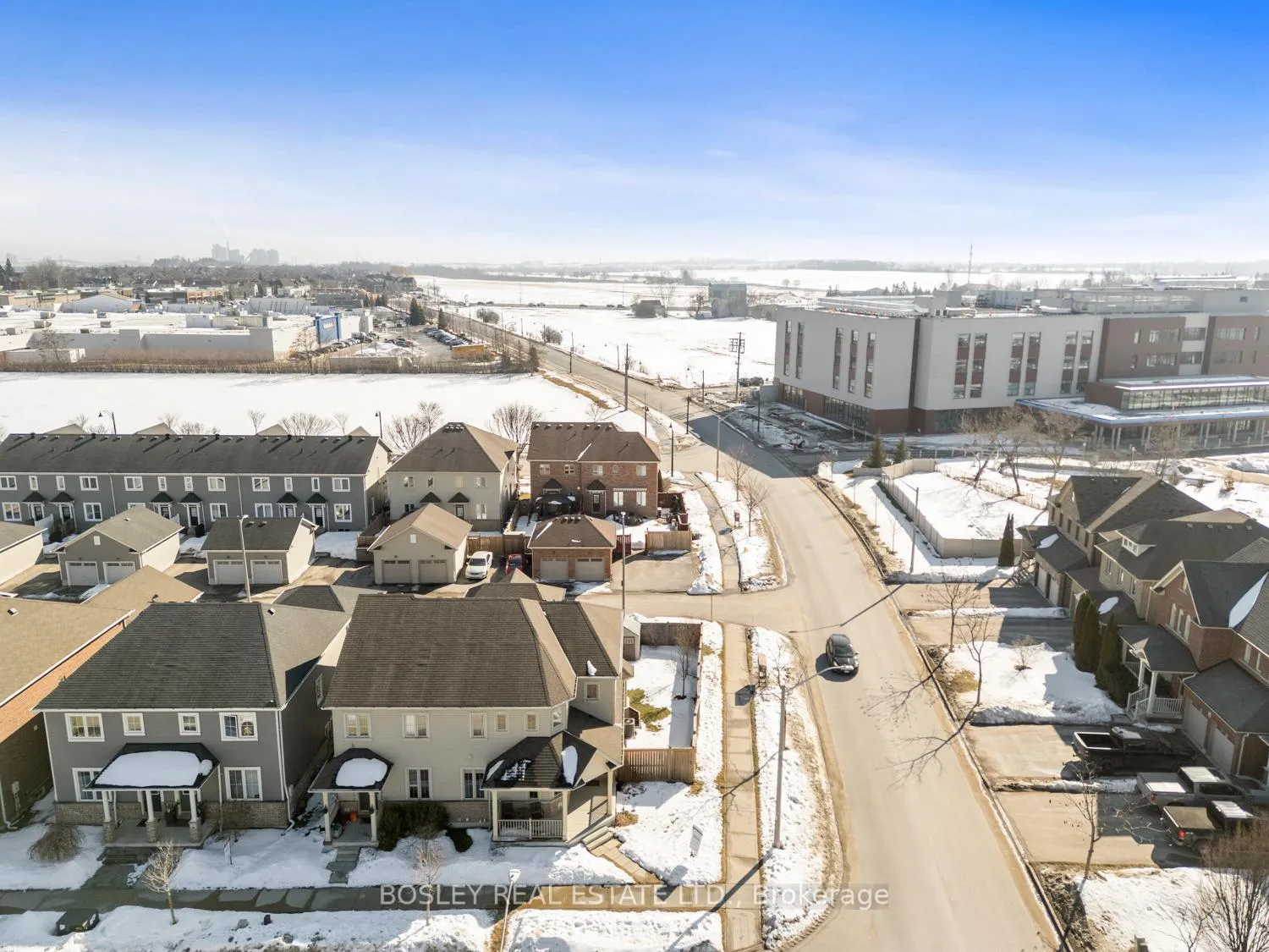 Photo 40 of 1 Ted Miller Crescent, Clarington, Bowmanville — HOMEH