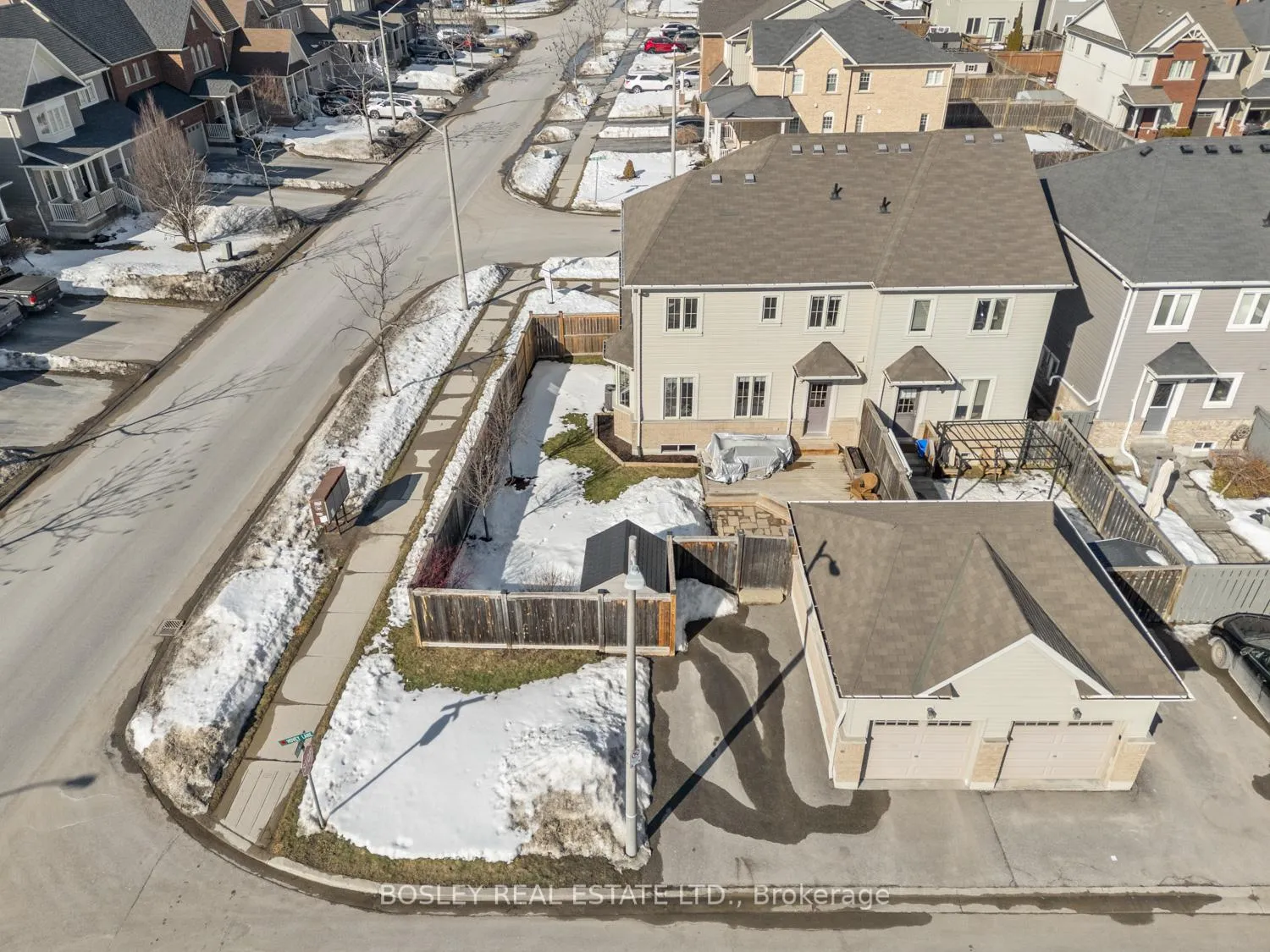 Photo 45 of 1 Ted Miller Crescent, Clarington, Bowmanville — HOMEH