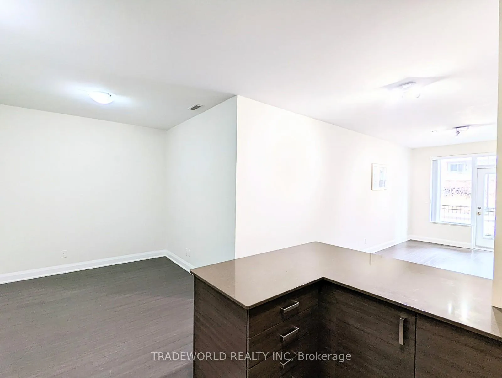 Photo 2 of Unit 103, 1 Uptown Drive, Markham, Unionville — HOMEH