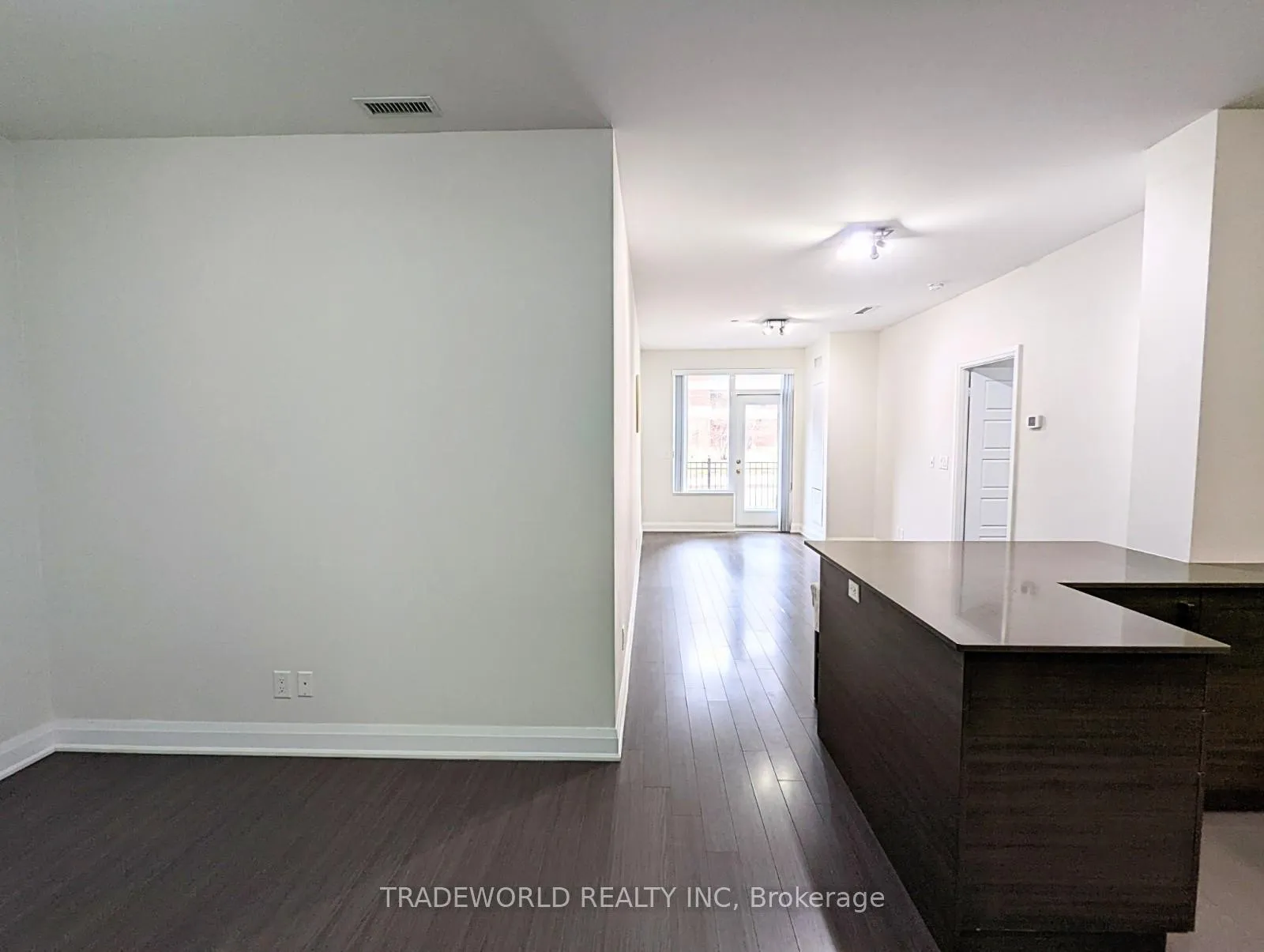 Photo 5 of Unit 103, 1 Uptown Drive, Markham, Unionville — HOMEH