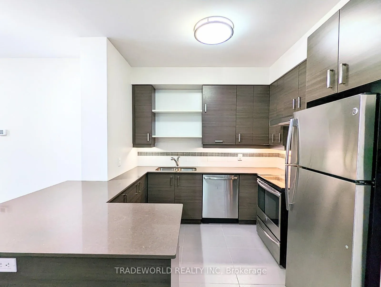 Photo 6 of Unit 103, 1 Uptown Drive, Markham, Unionville — HOMEH