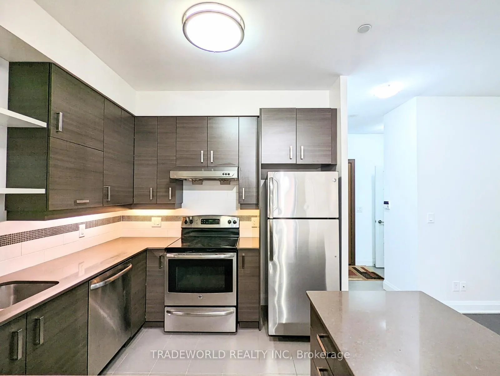 Photo 7 of Unit 103, 1 Uptown Drive, Markham, Unionville — HOMEH
