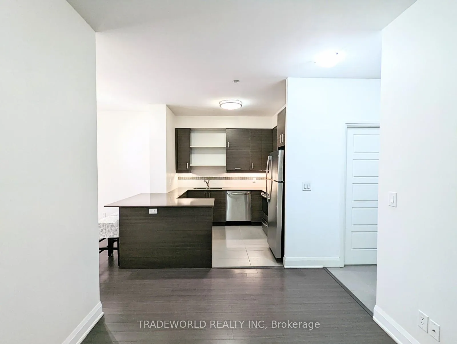 Photo 9 of Unit 103, 1 Uptown Drive, Markham, Unionville — HOMEH