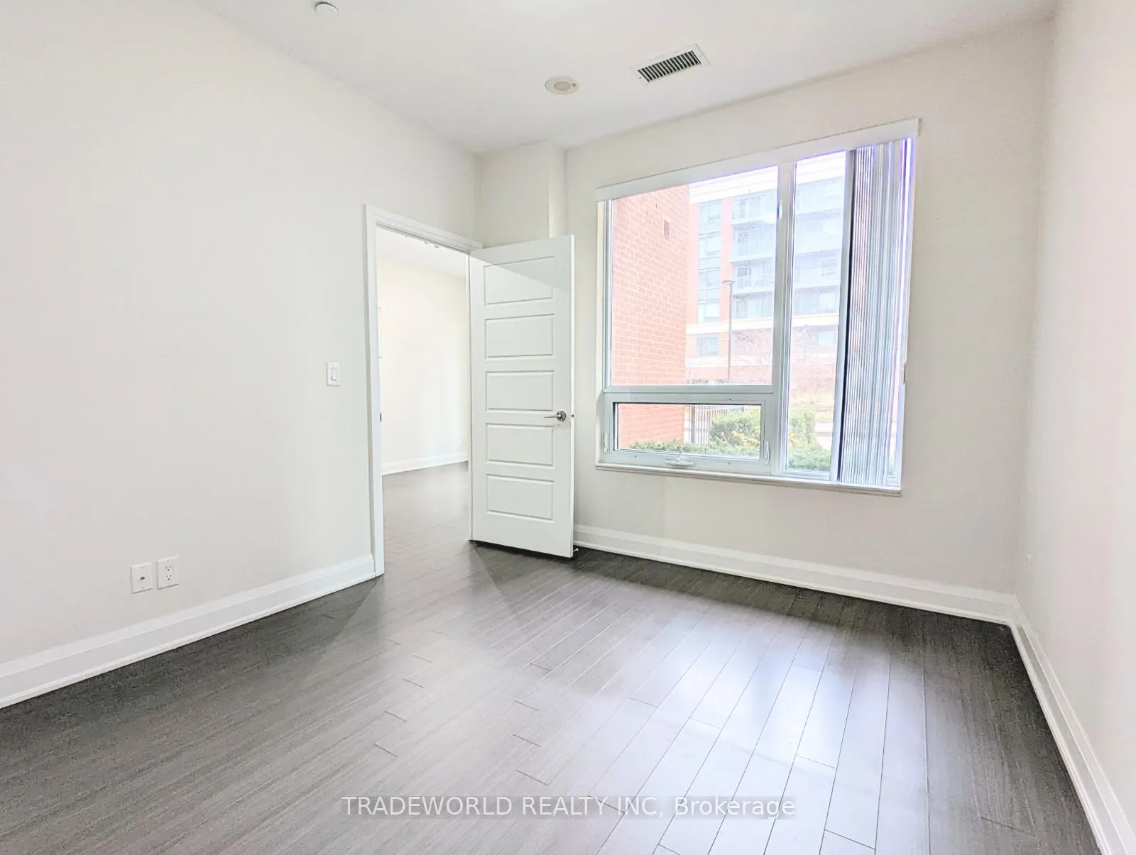 Photo 10 of Unit 103, 1 Uptown Drive, Markham, Unionville — HOMEH
