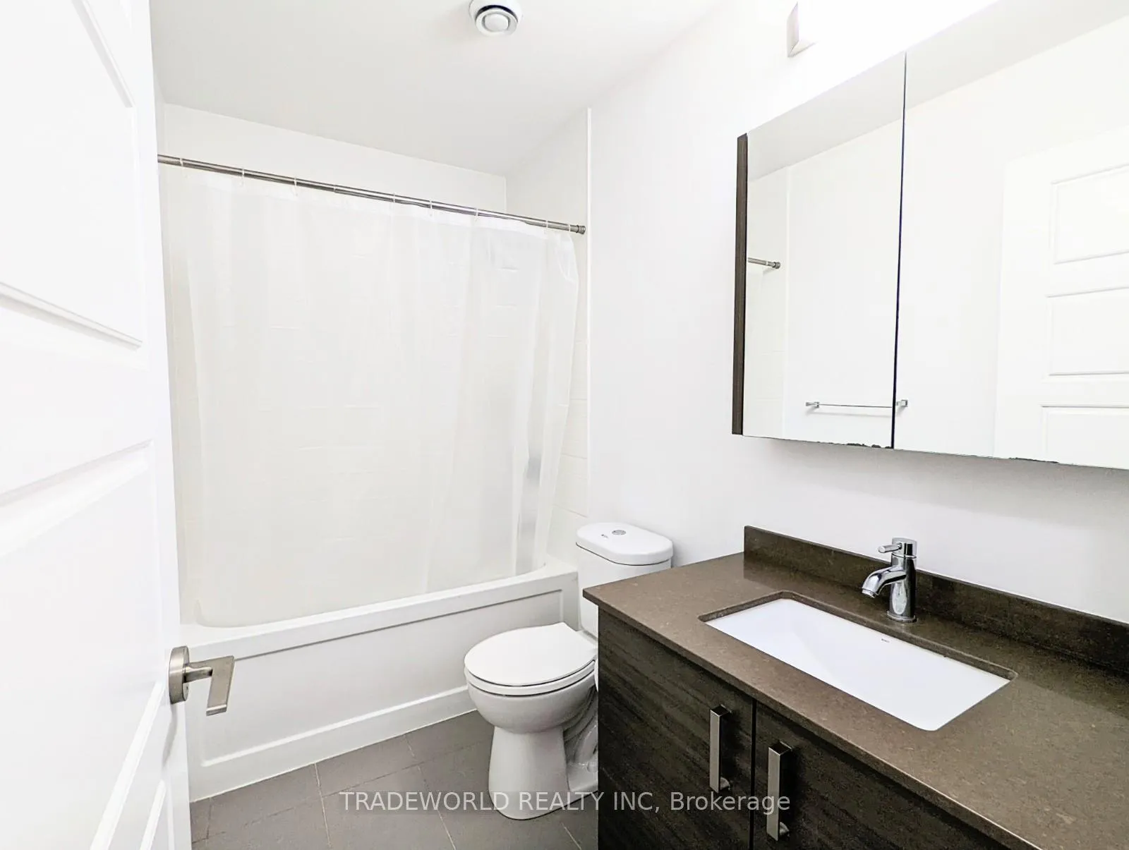 Photo 13 of Unit 103, 1 Uptown Drive, Markham, Unionville — HOMEH
