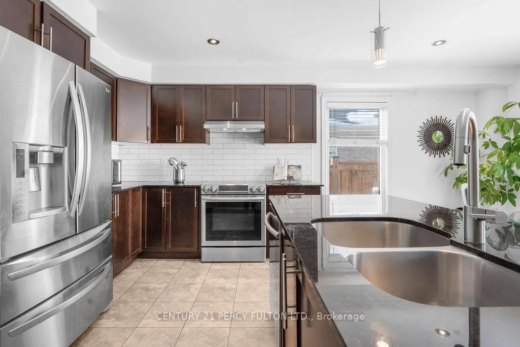 Photo 3 of 50 Robb Lane, Clarington, Bowmanville — HOMEH