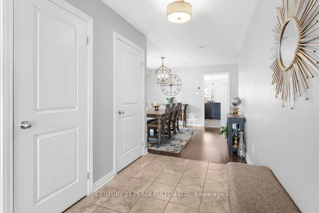 Photo 4 of 50 Robb Lane, Clarington, Bowmanville — HOMEH