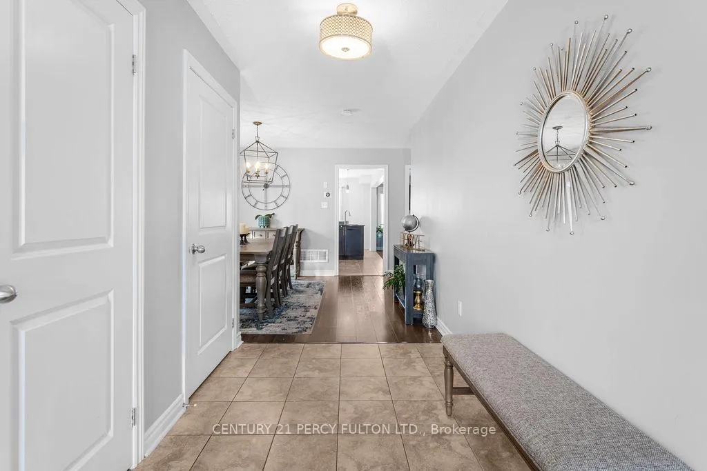 Photo 5 of 50 Robb Lane, Clarington, Bowmanville — HOMEH