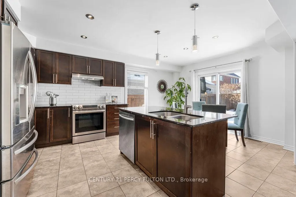 Photo 14 of 50 Robb Lane, Clarington, Bowmanville — HOMEH