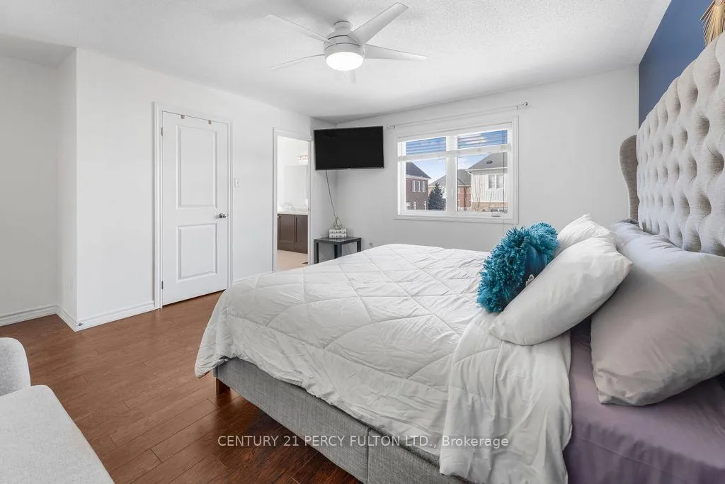 Photo 35 of 50 Robb Lane, Clarington, Bowmanville — HOMEH