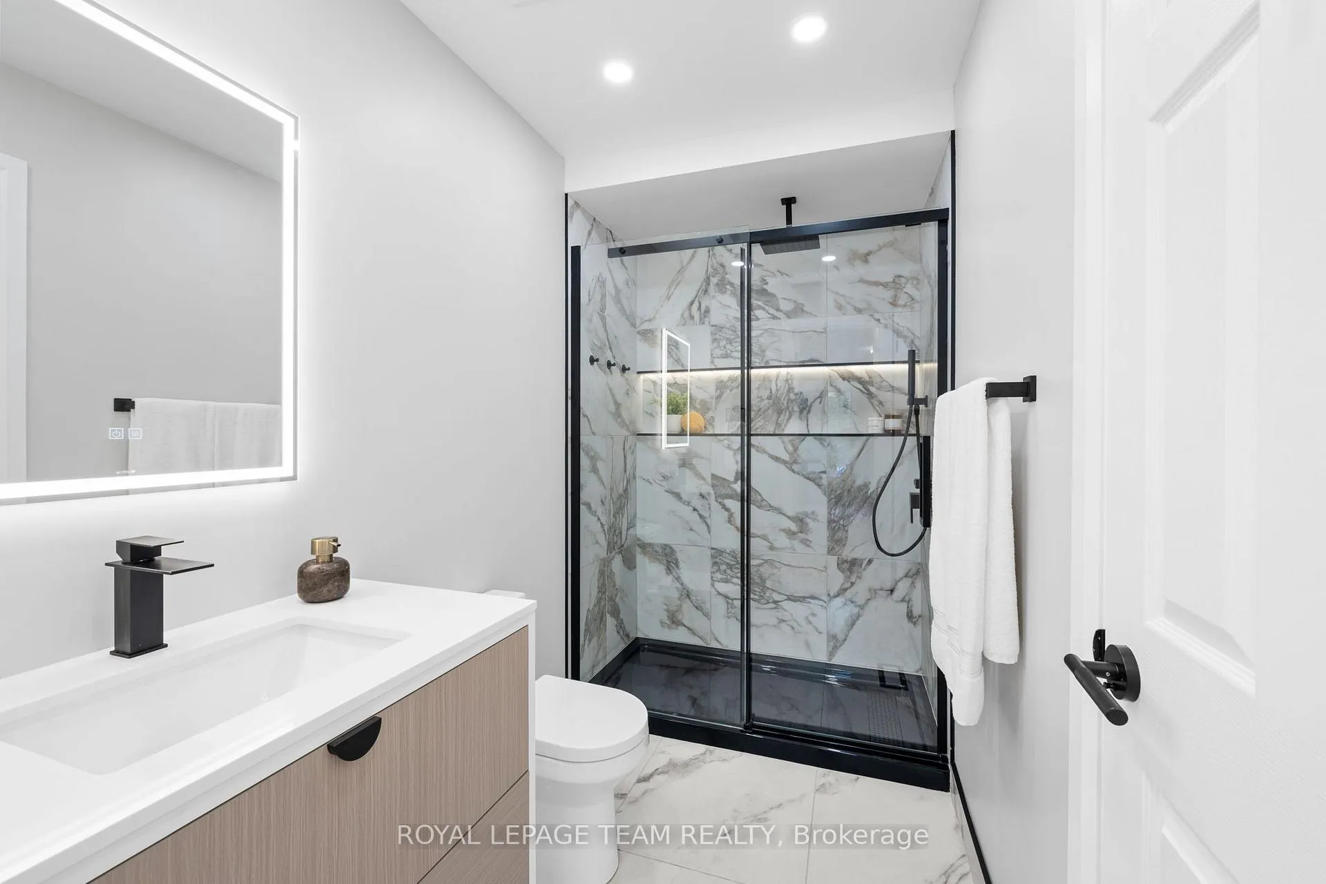 Photo 20 of 137 Macassa Circle, Ottawa, Kanata - Kanata Lakes/Heritage Hills — HOMEH