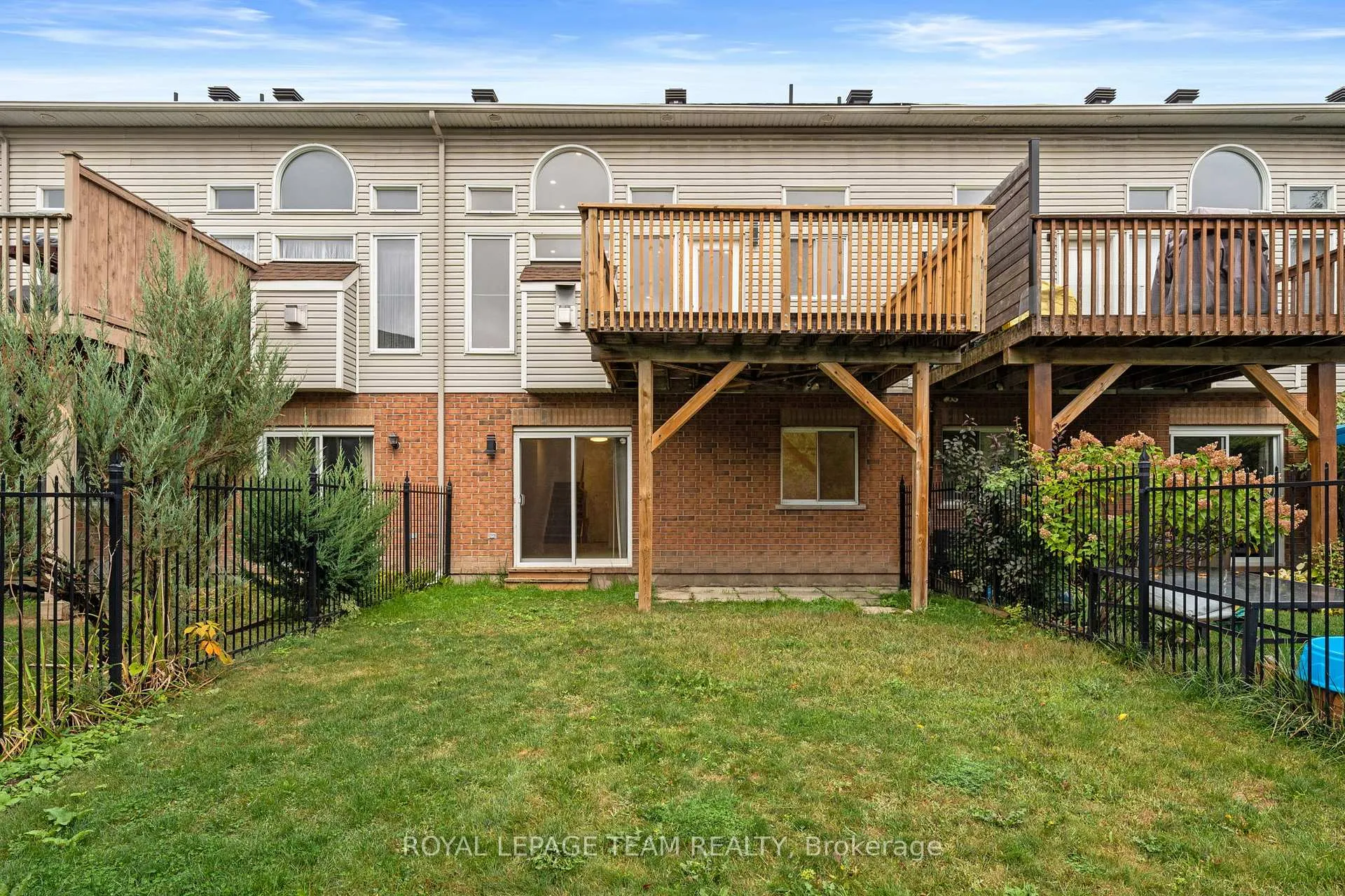 Photo 32 of 137 Macassa Circle, Ottawa, Kanata - Kanata Lakes/Heritage Hills — HOMEH
