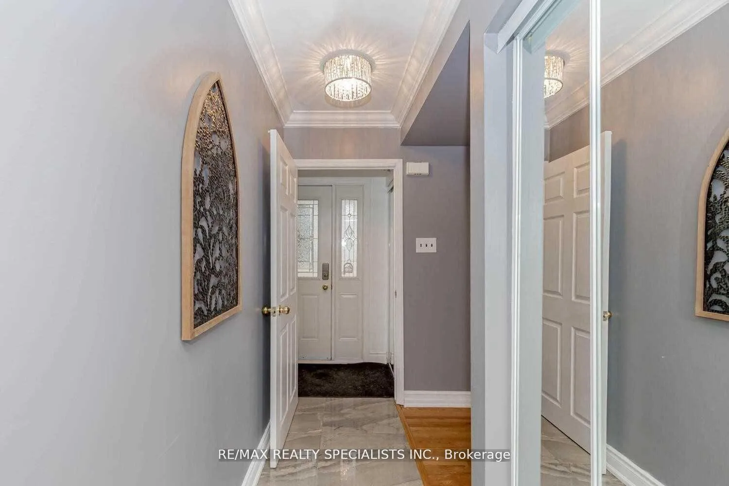 Photo 2 of 72 Dorchester(Upper) Drive, Brampton, Southgate — HOMEH