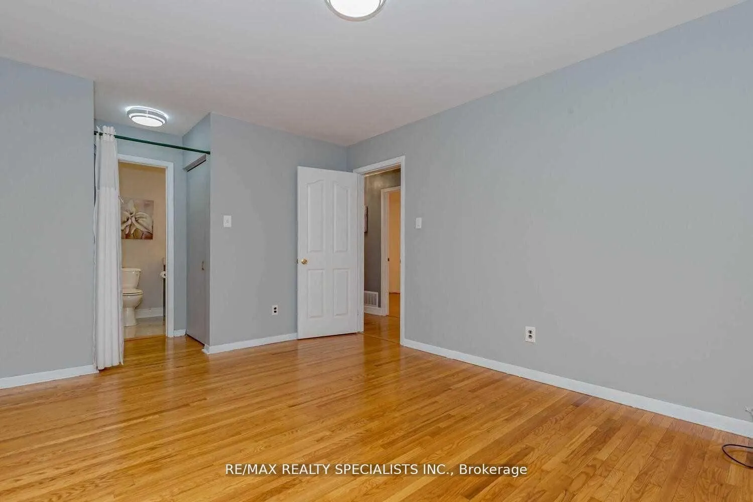 Photo 9 of 72 Dorchester(Upper) Drive, Brampton, Southgate — HOMEH