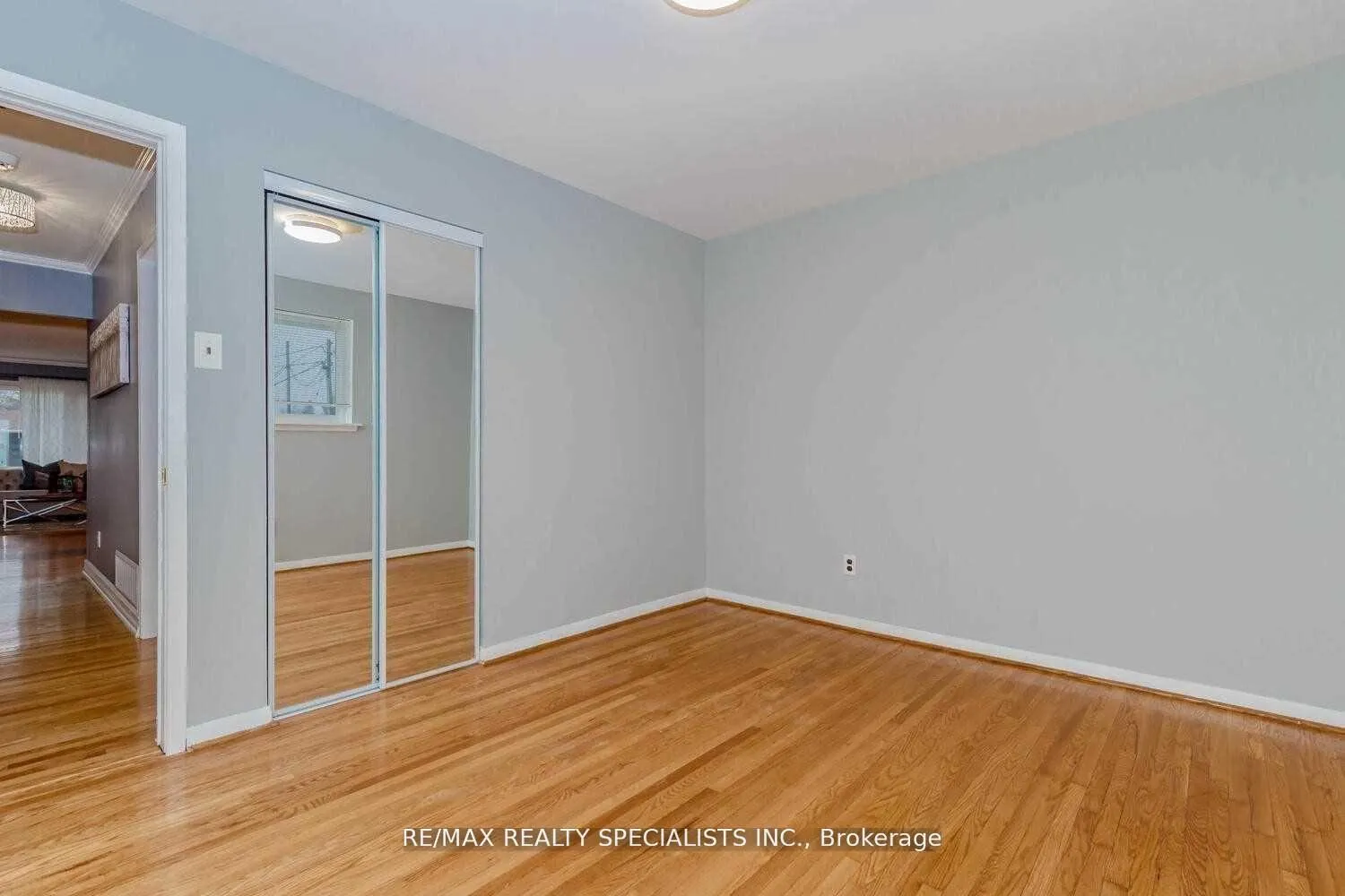 Photo 11 of 72 Dorchester(Upper) Drive, Brampton, Southgate — HOMEH