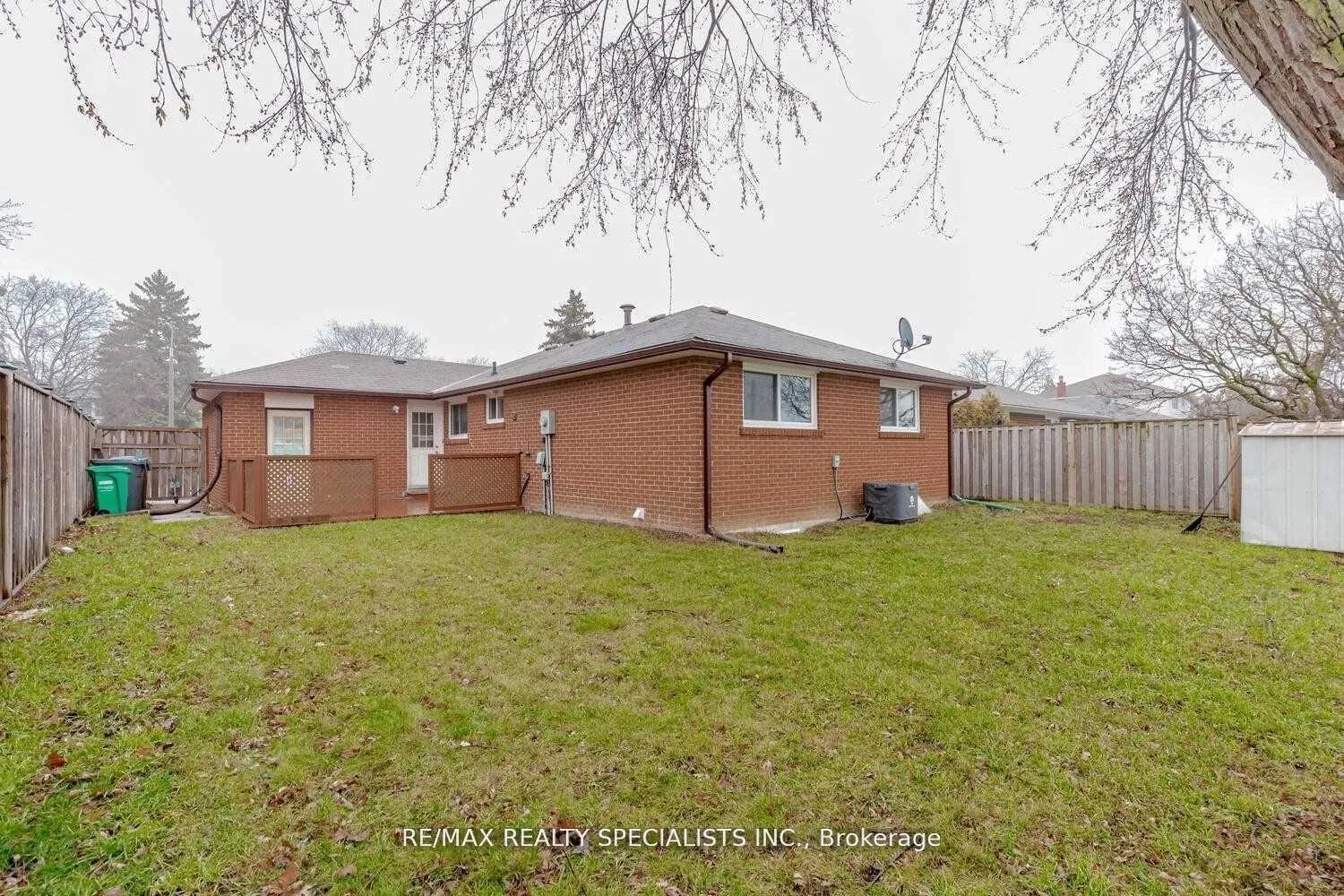 Photo 12 of 72 Dorchester(Upper) Drive, Brampton, Southgate — HOMEH