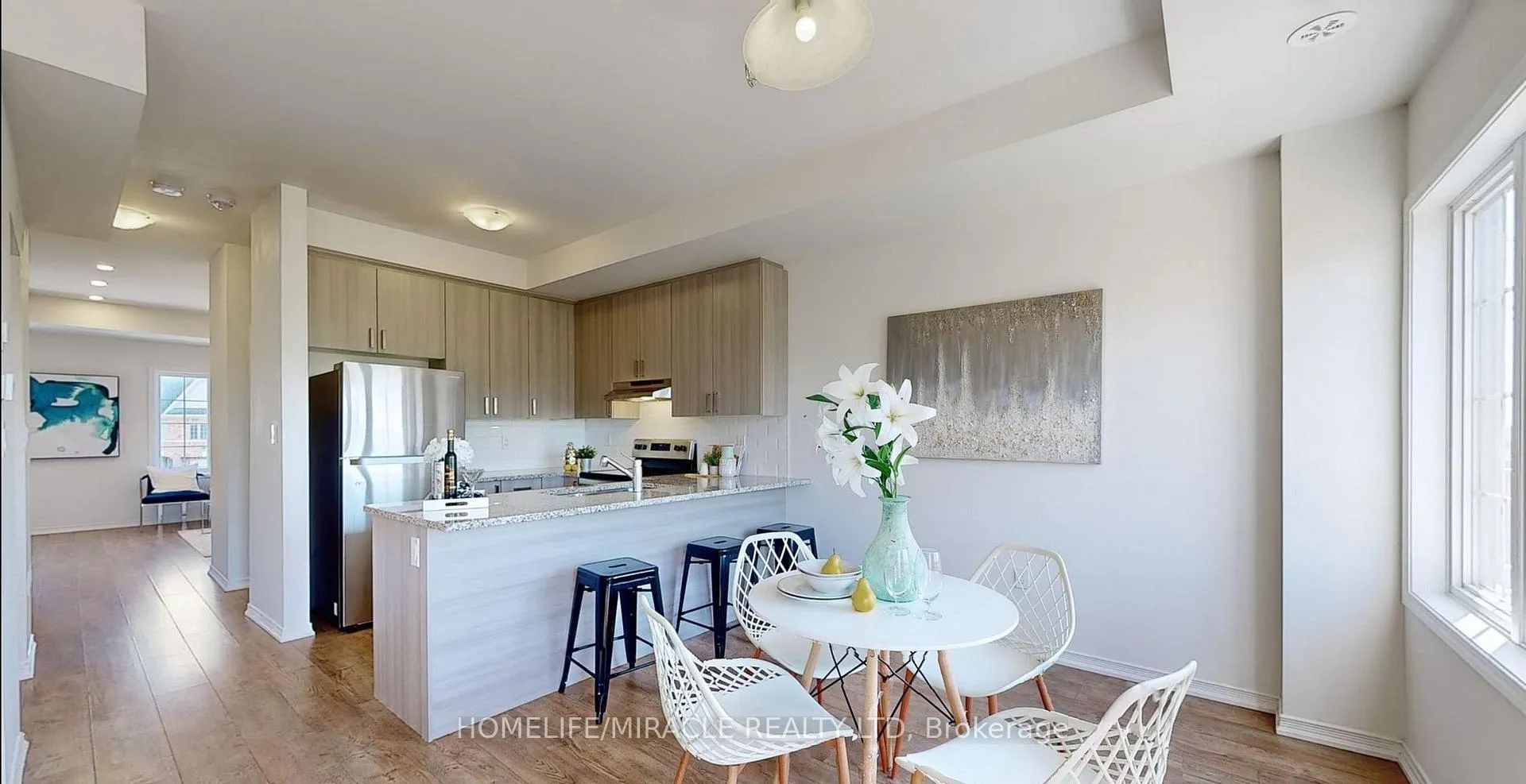 Photo 6 of Unit 41, 2695 Magdalen Path, Oshawa, Windfields — HOMEH