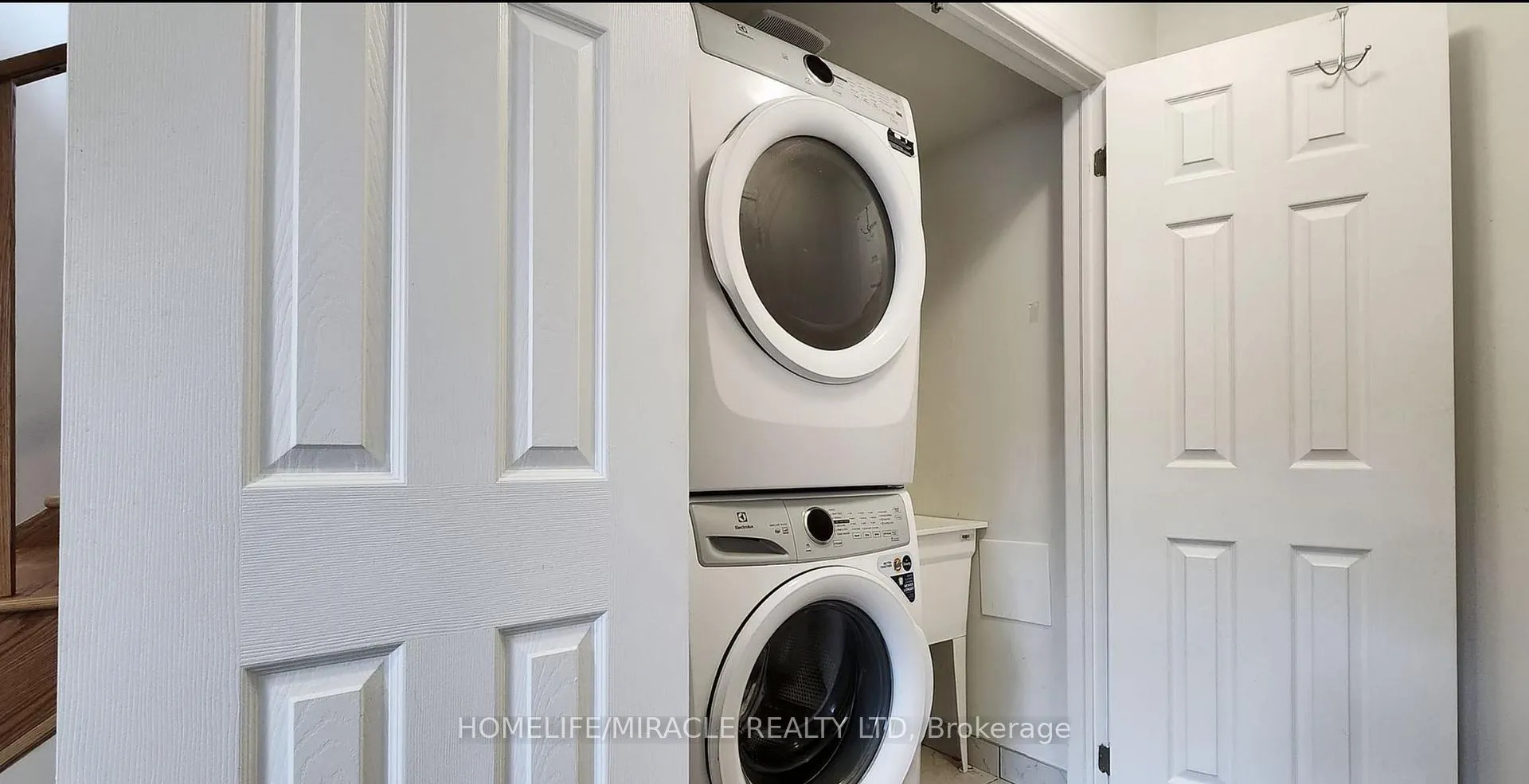 Photo 15 of Unit 41, 2695 Magdalen Path, Oshawa, Windfields — HOMEH