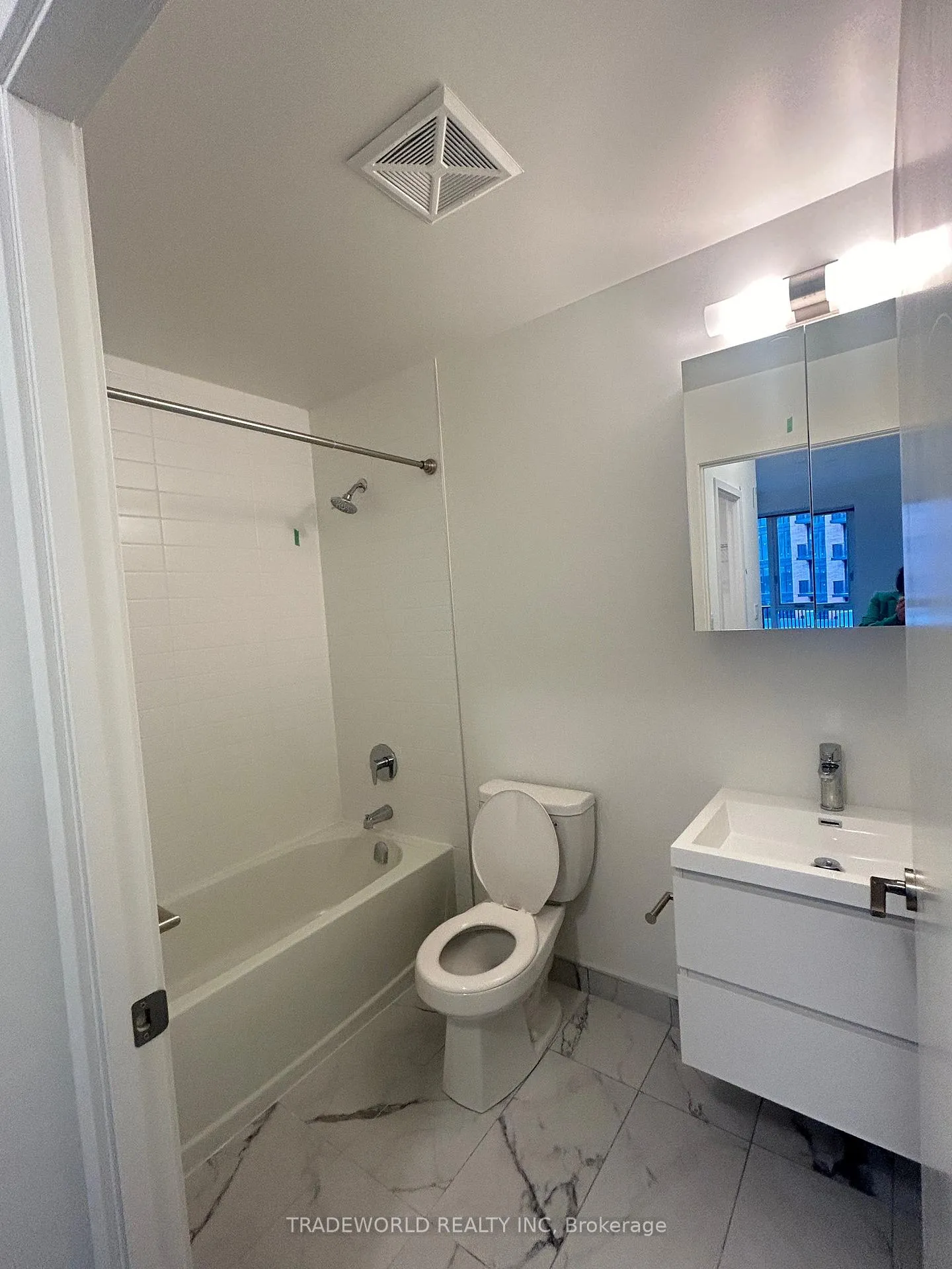 Photo 10 of Unit B613, 292 Verdale Crossing, Markham, Unionville — HOMEH